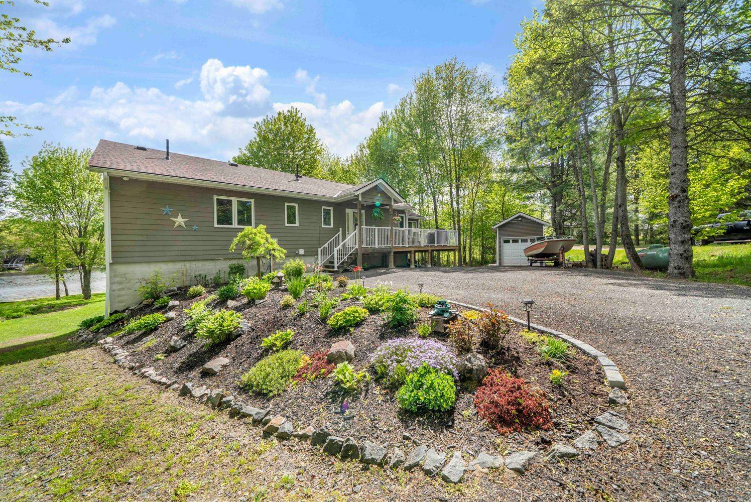 96 Sunnyshores Estates RD, Seguin, ON P2A 2W9