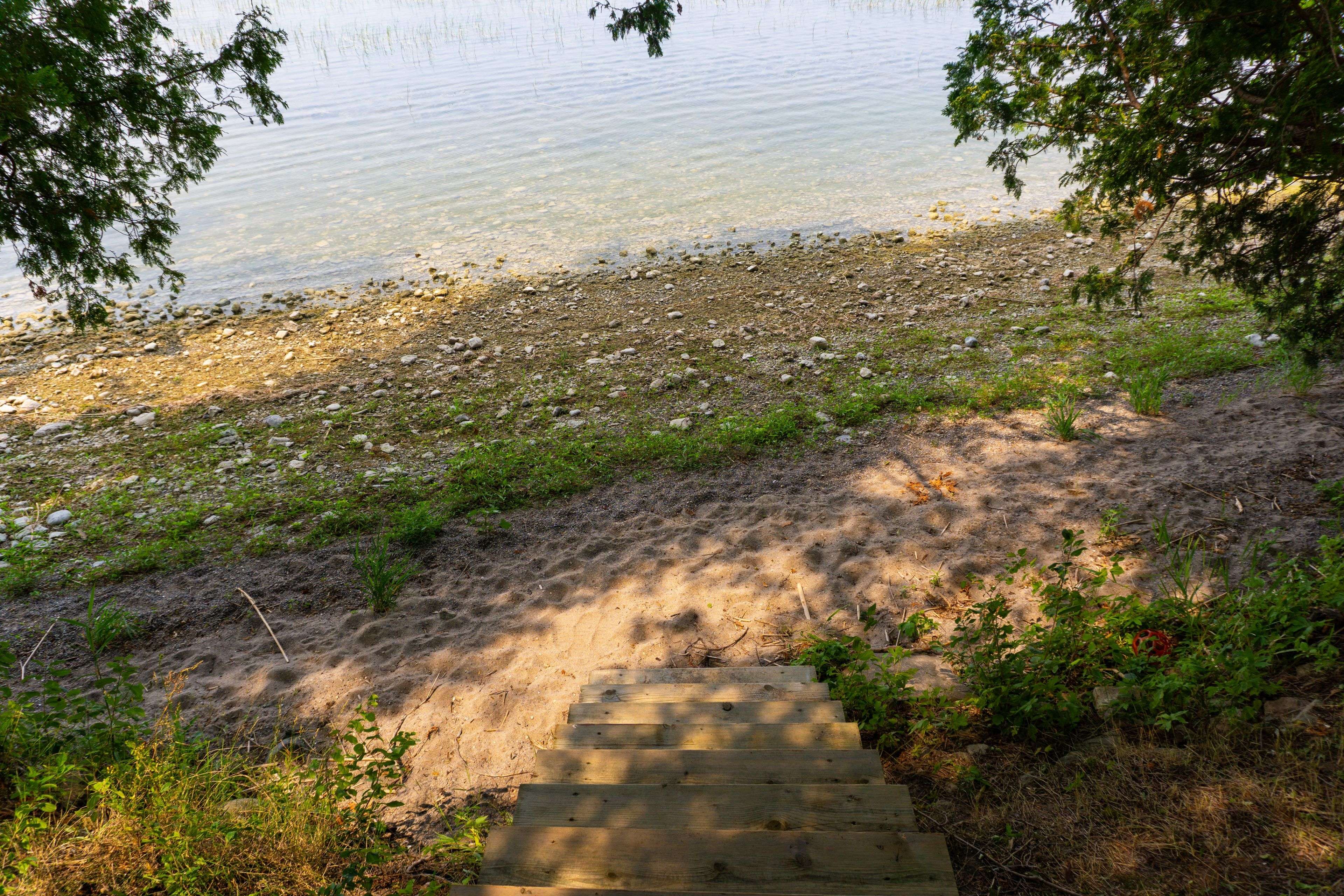 47 Blossom LN, Prince Edward County, ON K0K 1T0