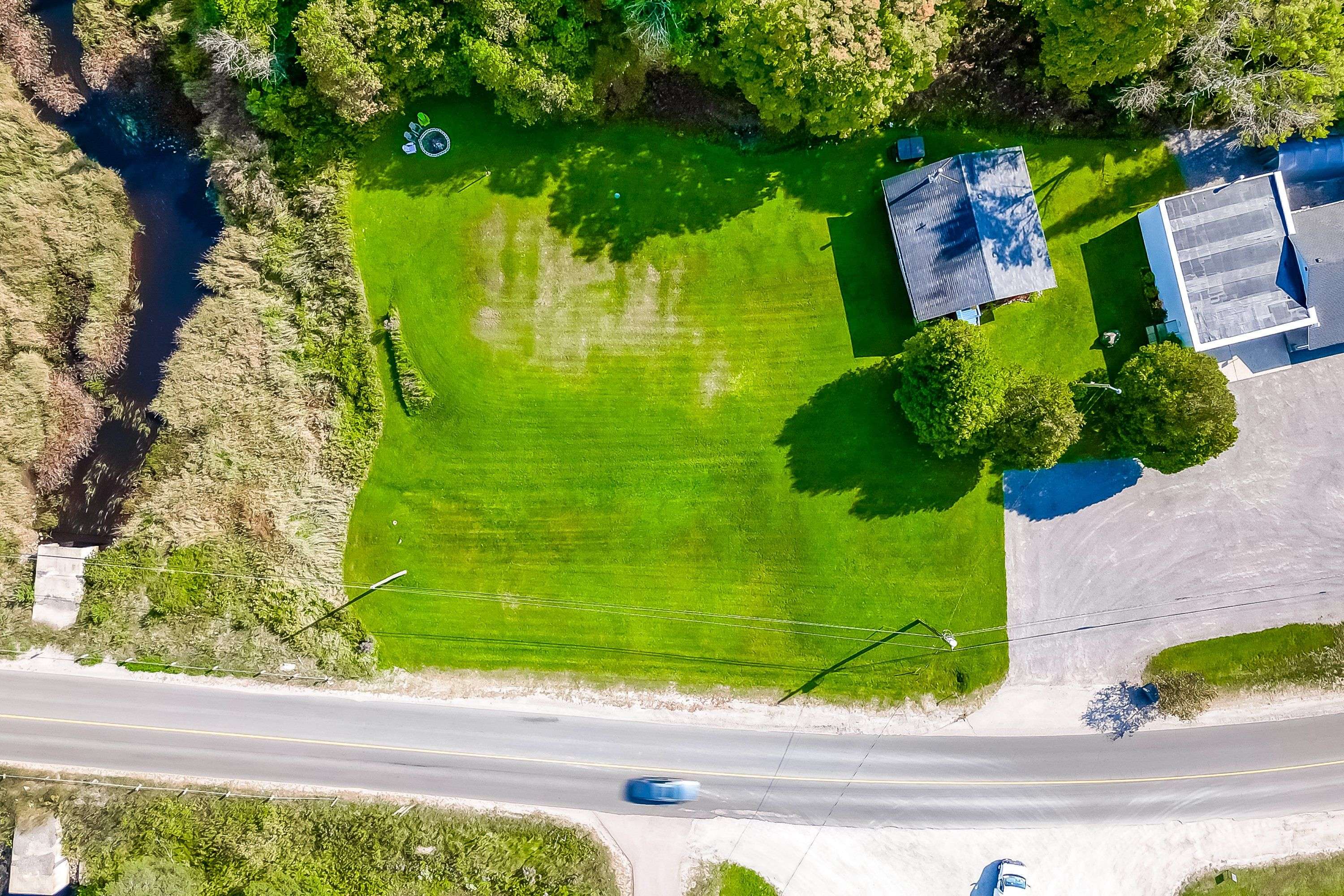 949 Raymond RD, Muskoka Lakes, ON P0B 1M0