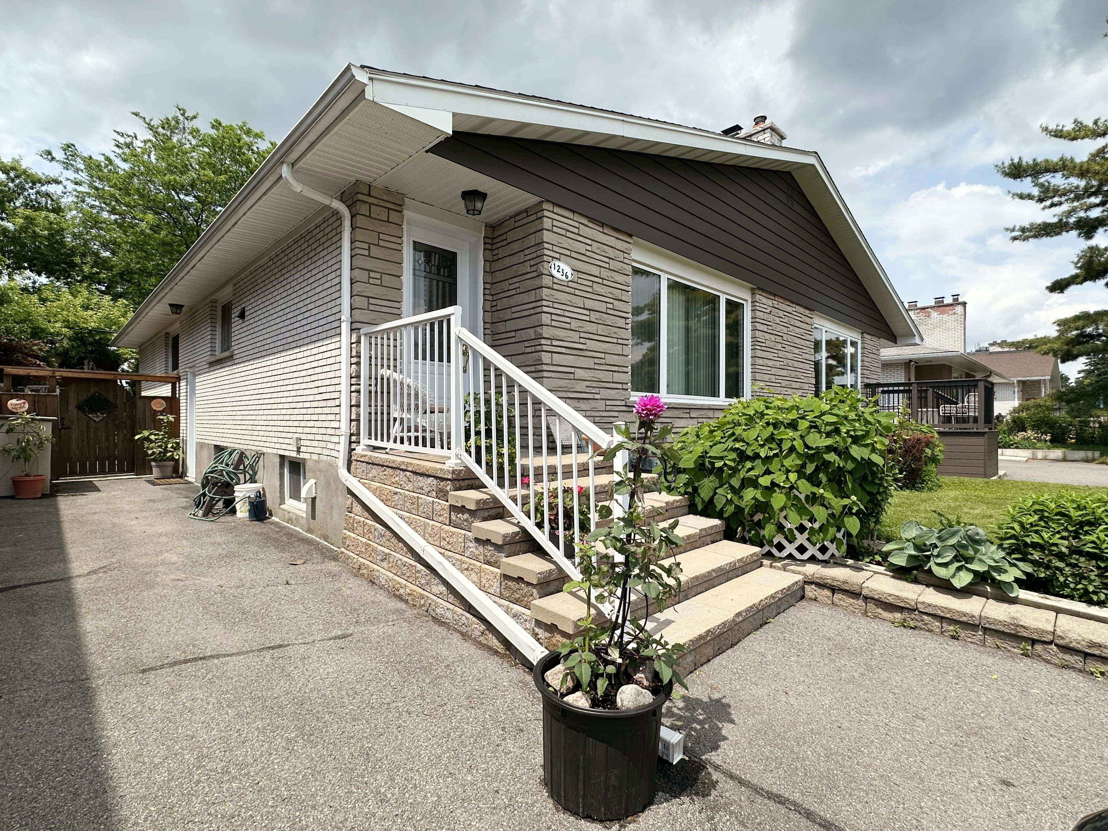 1236 Clyde AVE #2, Belair Park - Copeland Park And Area, ON K2C 1Y4