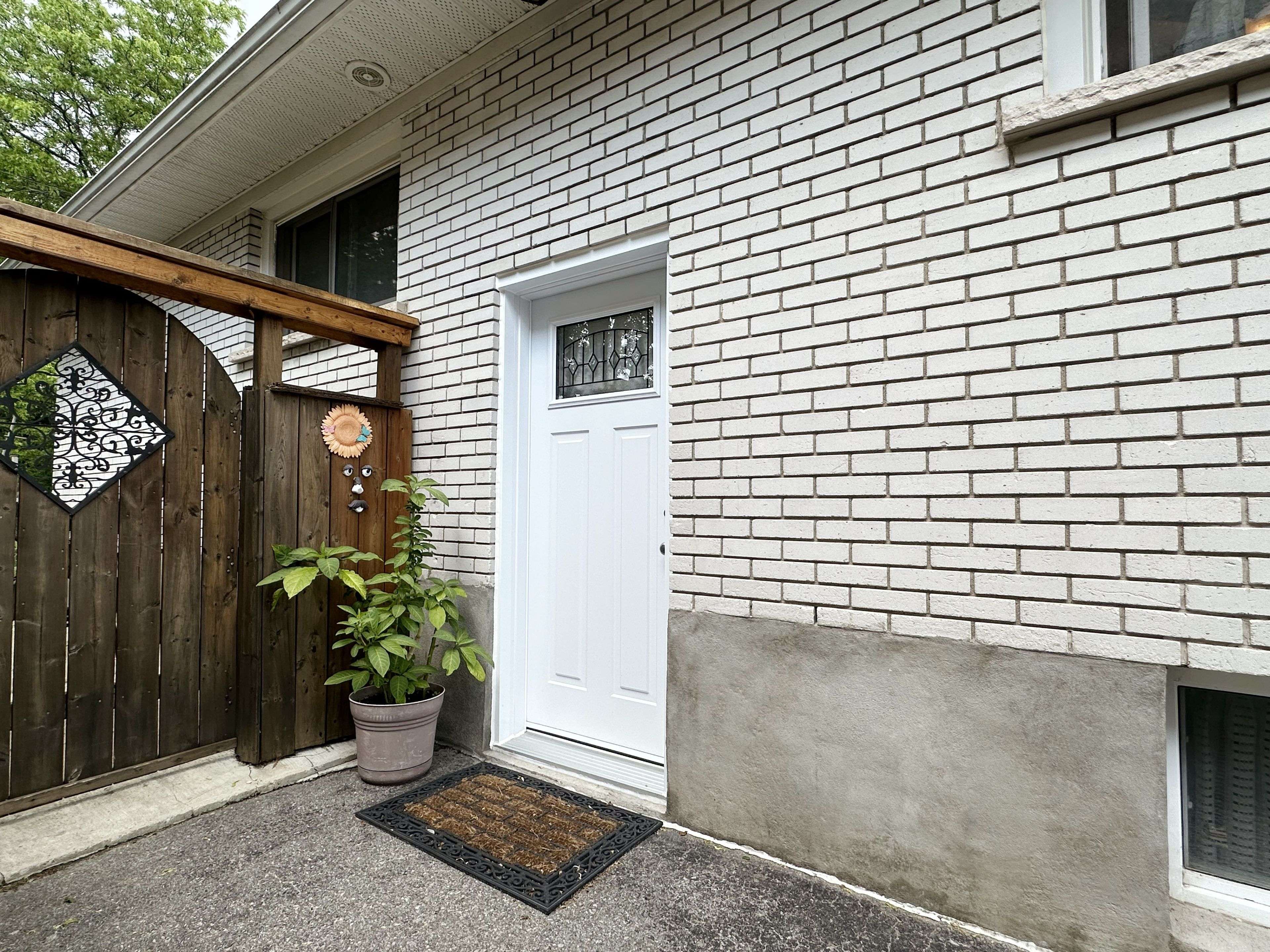 1236 Clyde AVE #2, Belair Park - Copeland Park And Area, ON K2C 1Y4