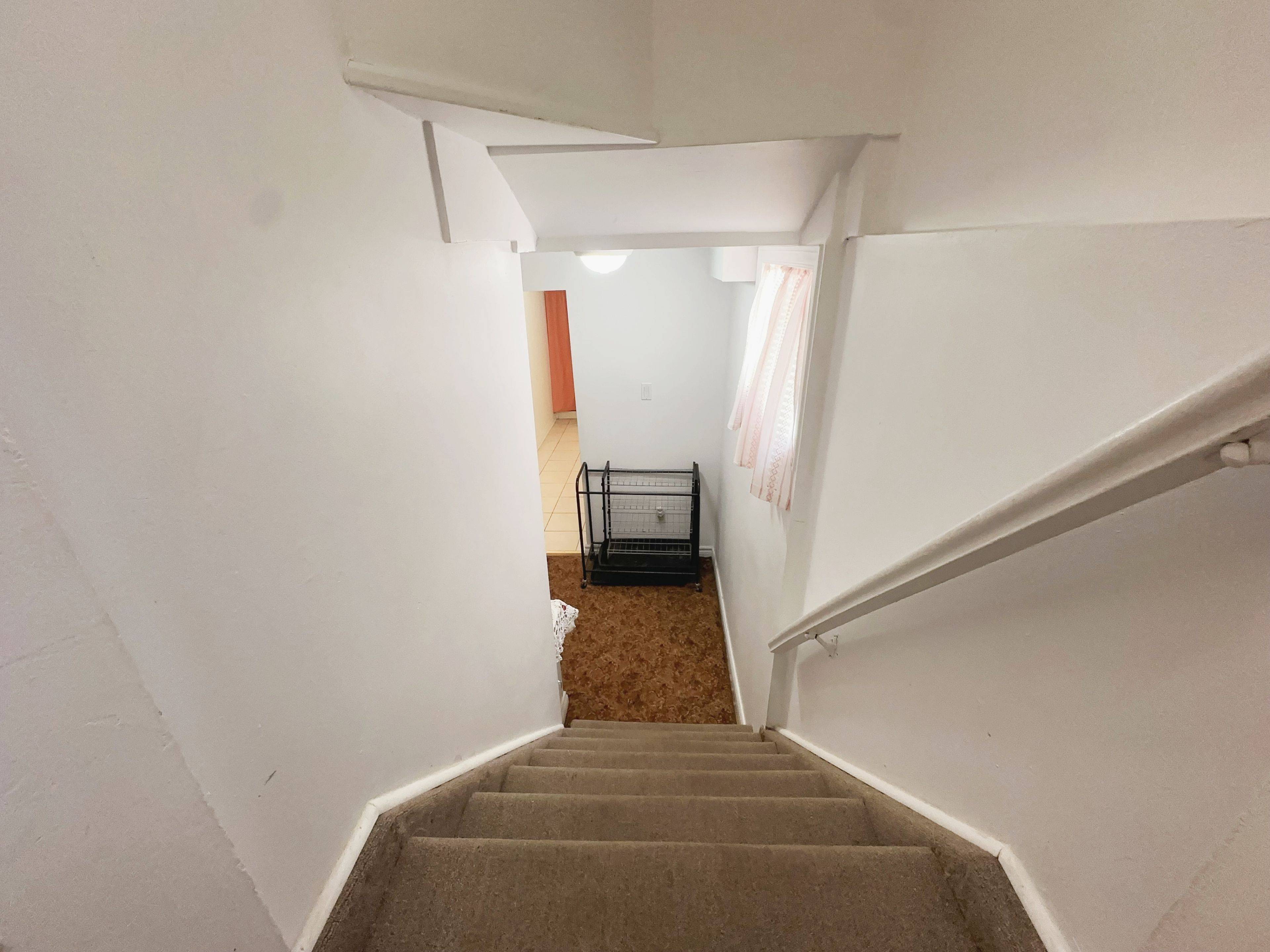 1236 Clyde AVE #2, Belair Park - Copeland Park And Area, ON K2C 1Y4