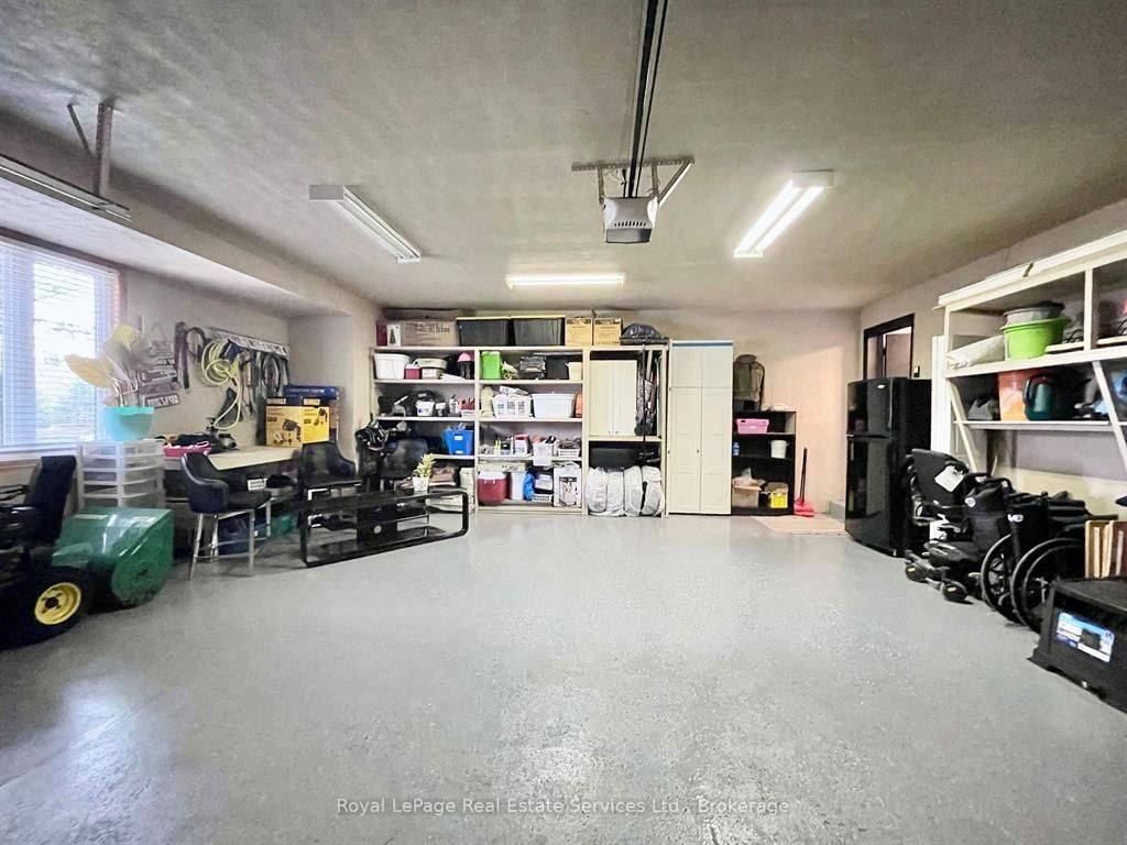 184 Dundas ST E #Upper Level (Only), Hamilton, ON L8N 2Z7
