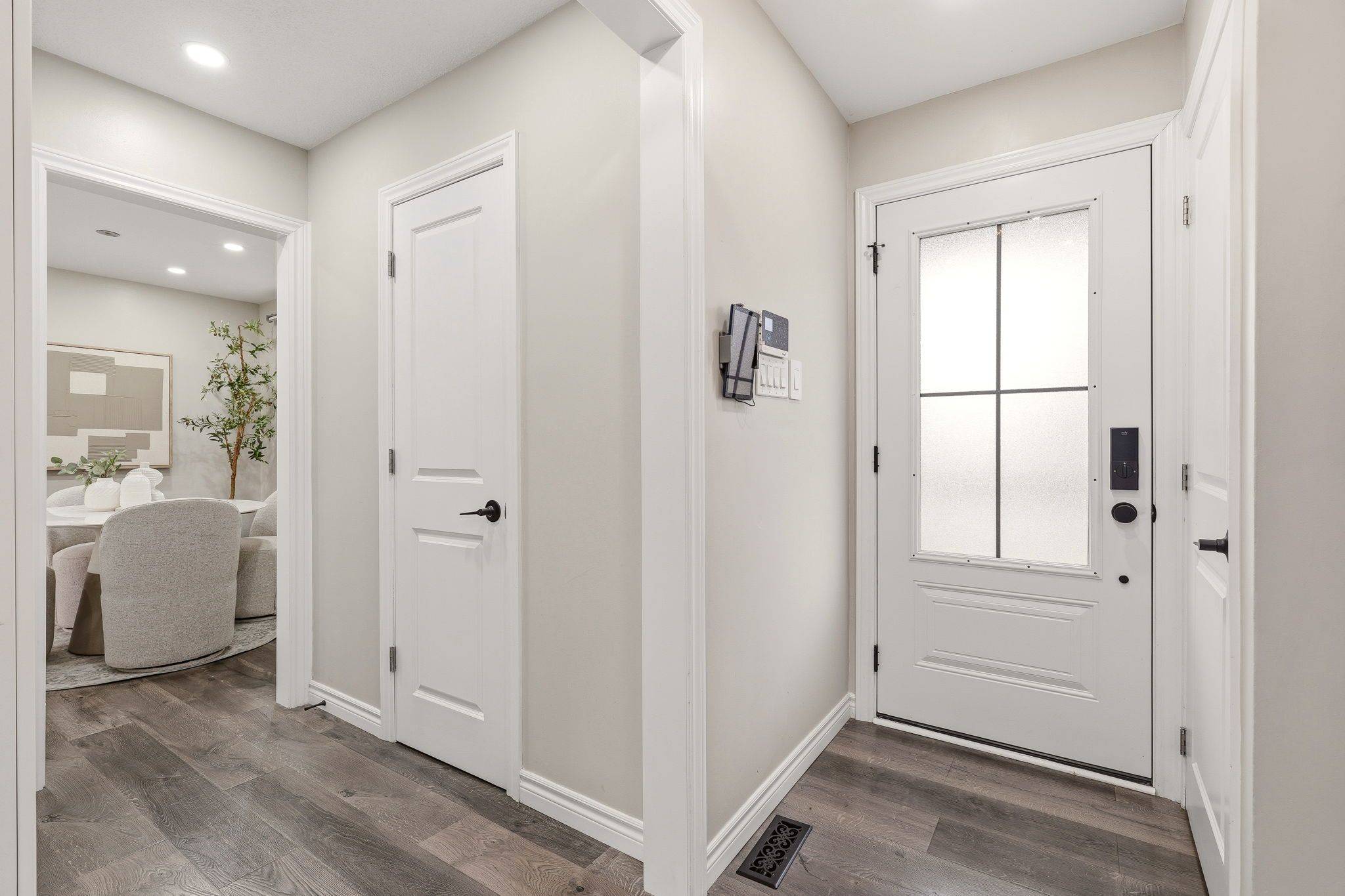 1191 Limeridge RD, Hamilton, ON L8W 1E9