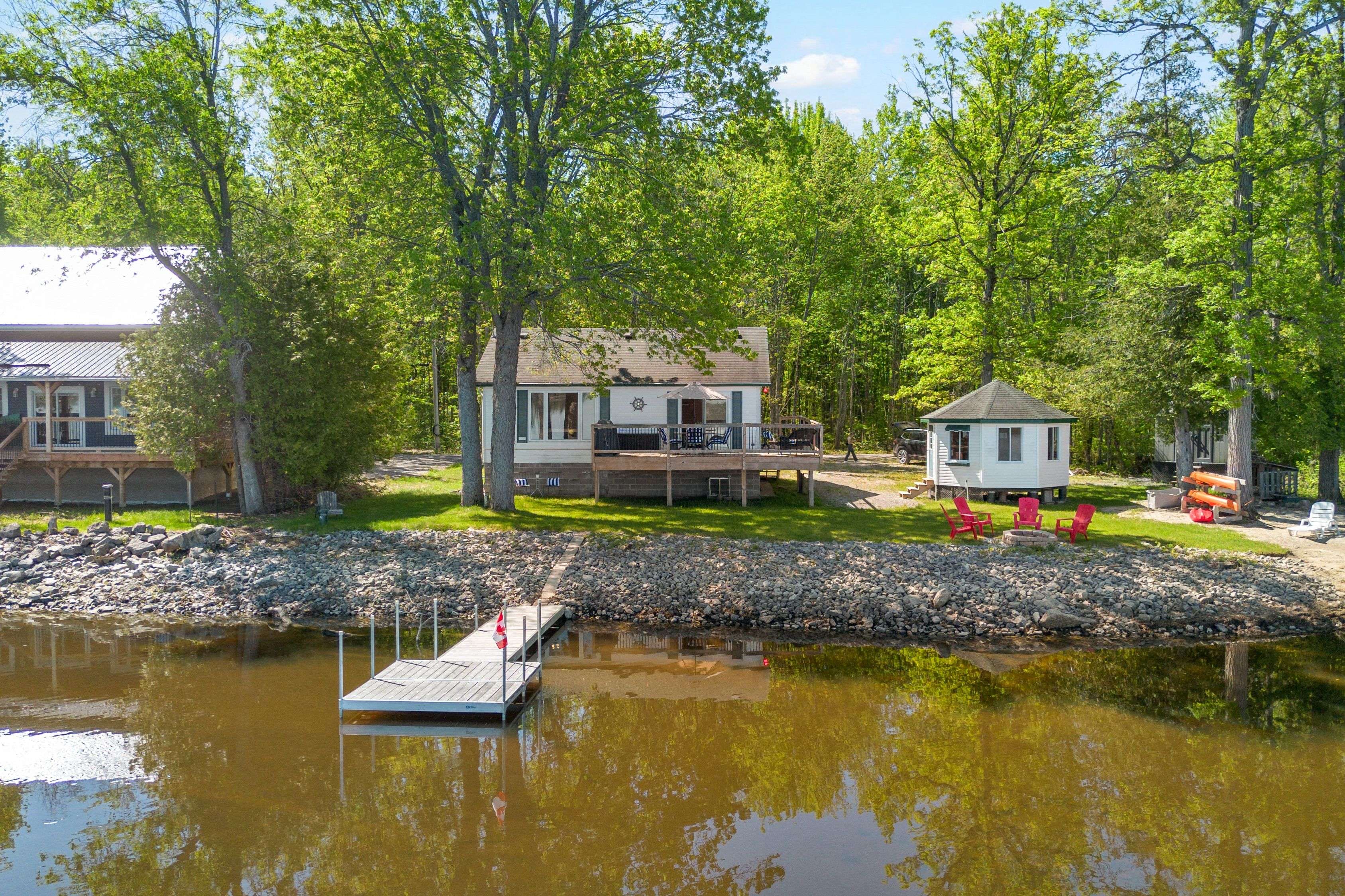339 Leavoy LN, Horton, ON K7V 3Z8