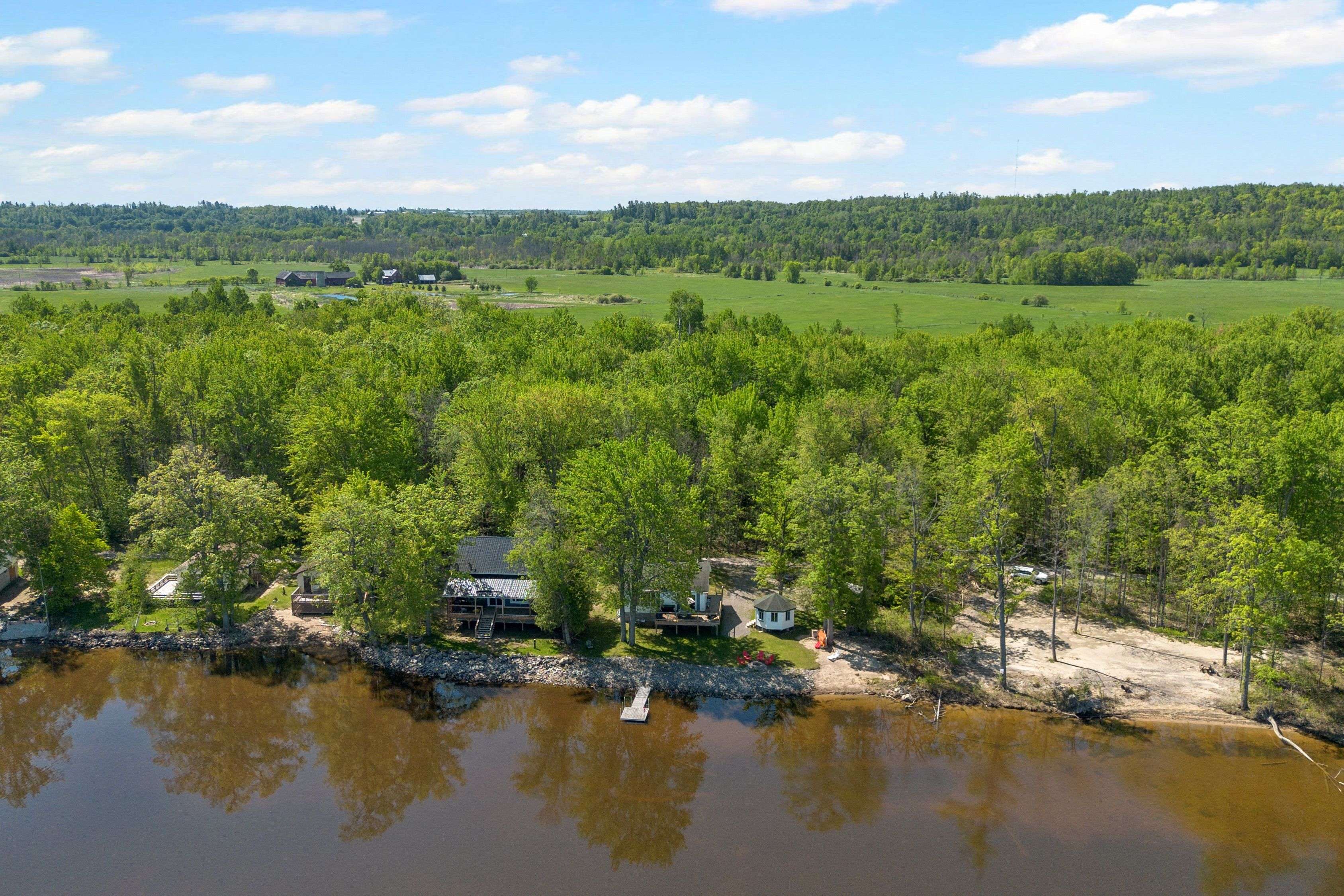 339 Leavoy LN, Horton, ON K7V 3Z8