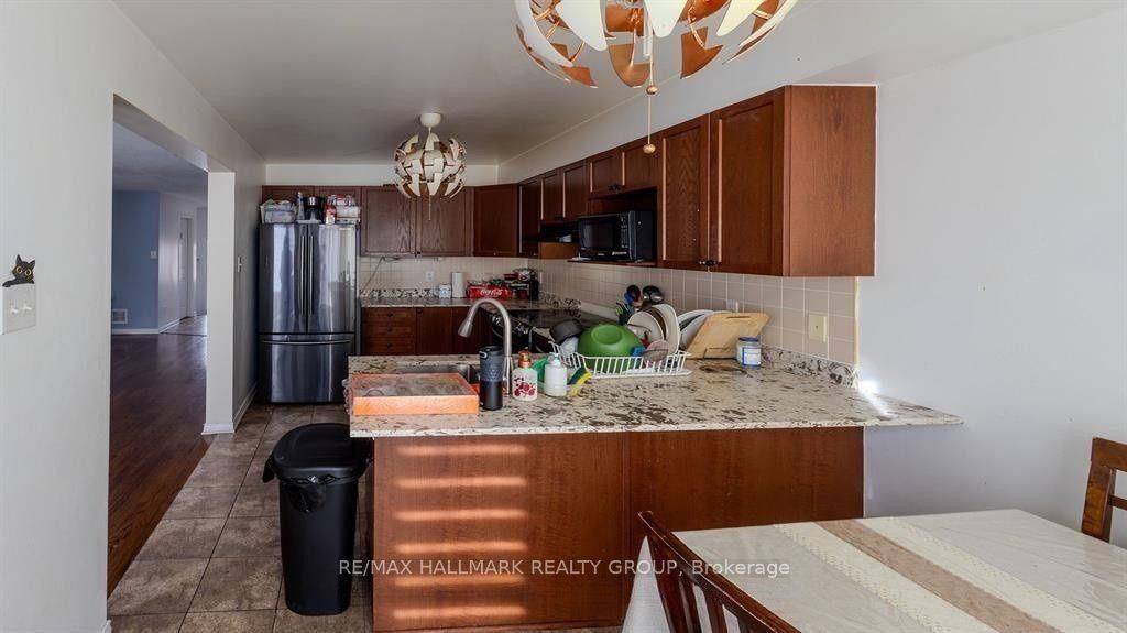 39 Chesapeake CRES, Barrhaven, ON K2J 0L5