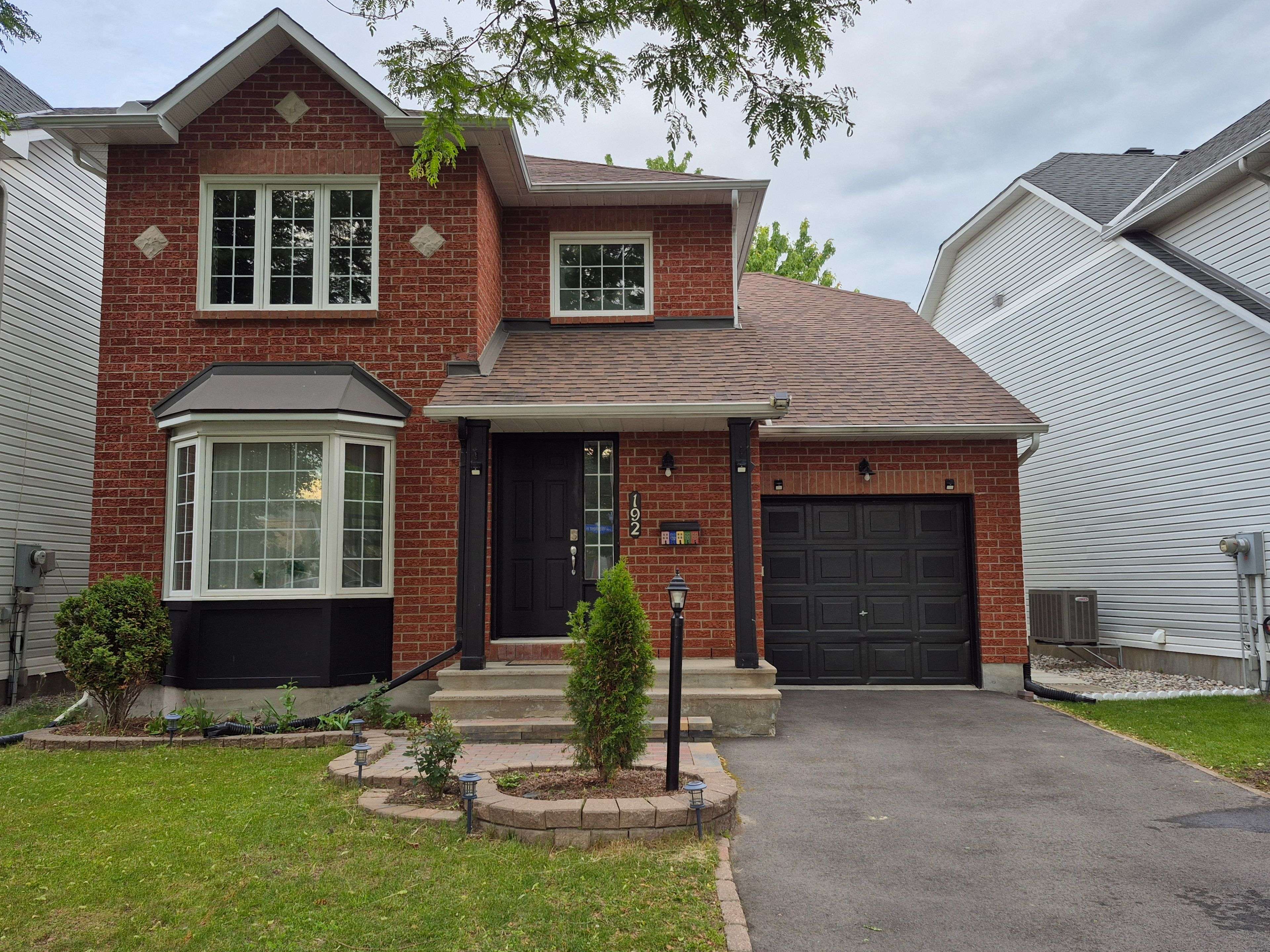 192 Windhurst DR, Barrhaven, ON K2G 6J4