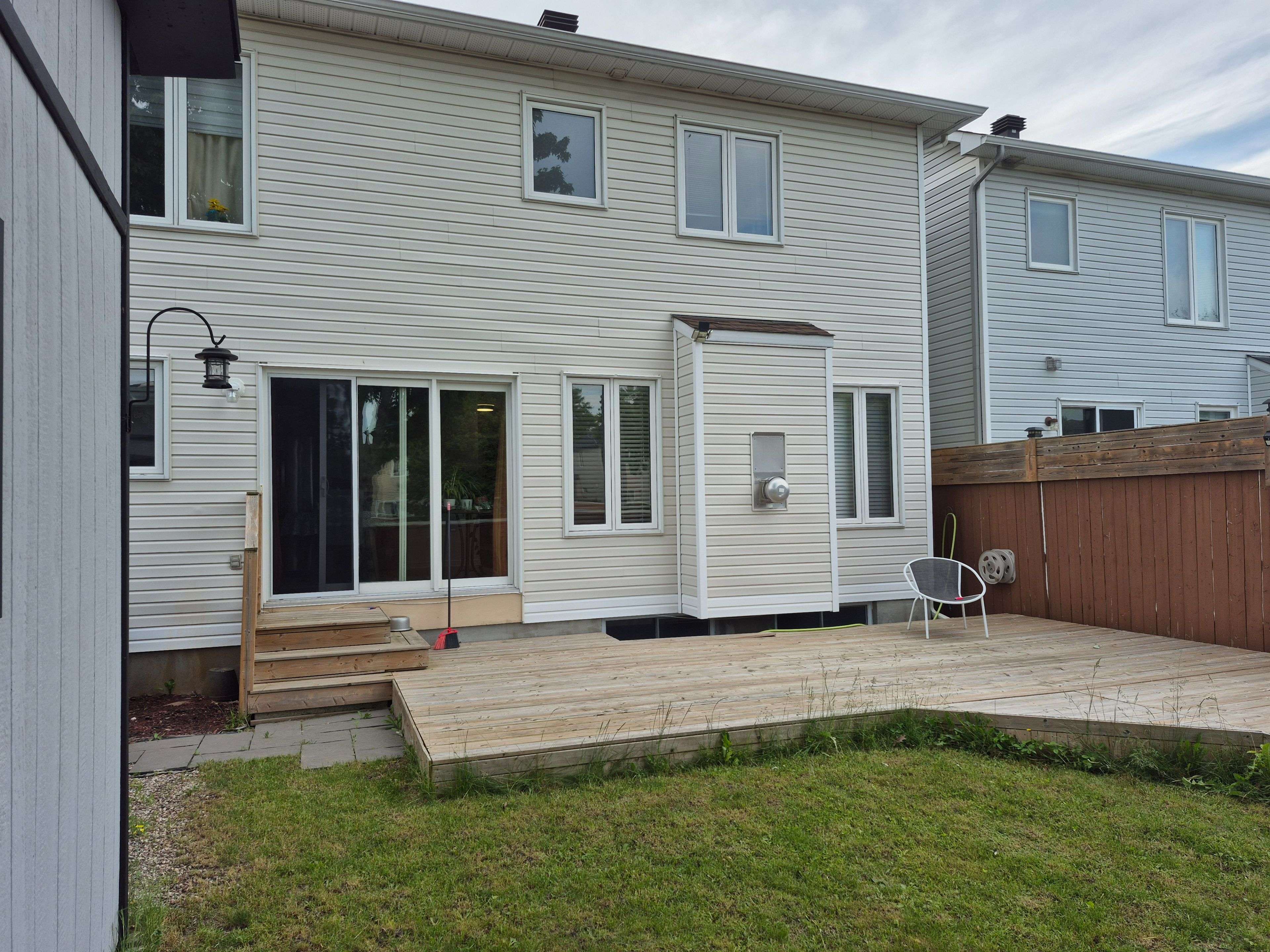 192 Windhurst DR, Barrhaven, ON K2G 6J4