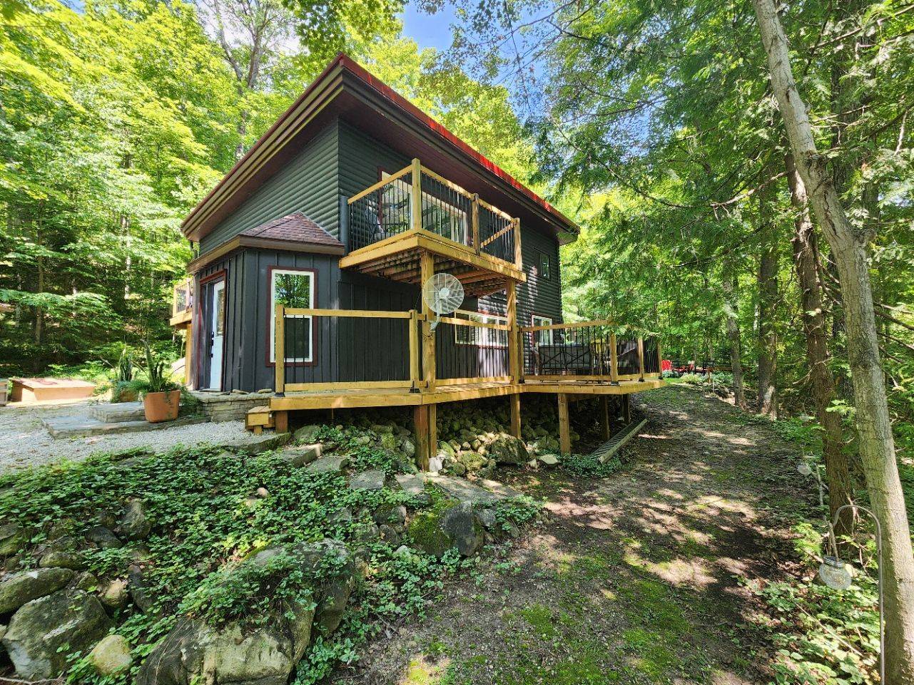 12 7th AVE, South Bruce Peninsula, ON N0H 2T0
