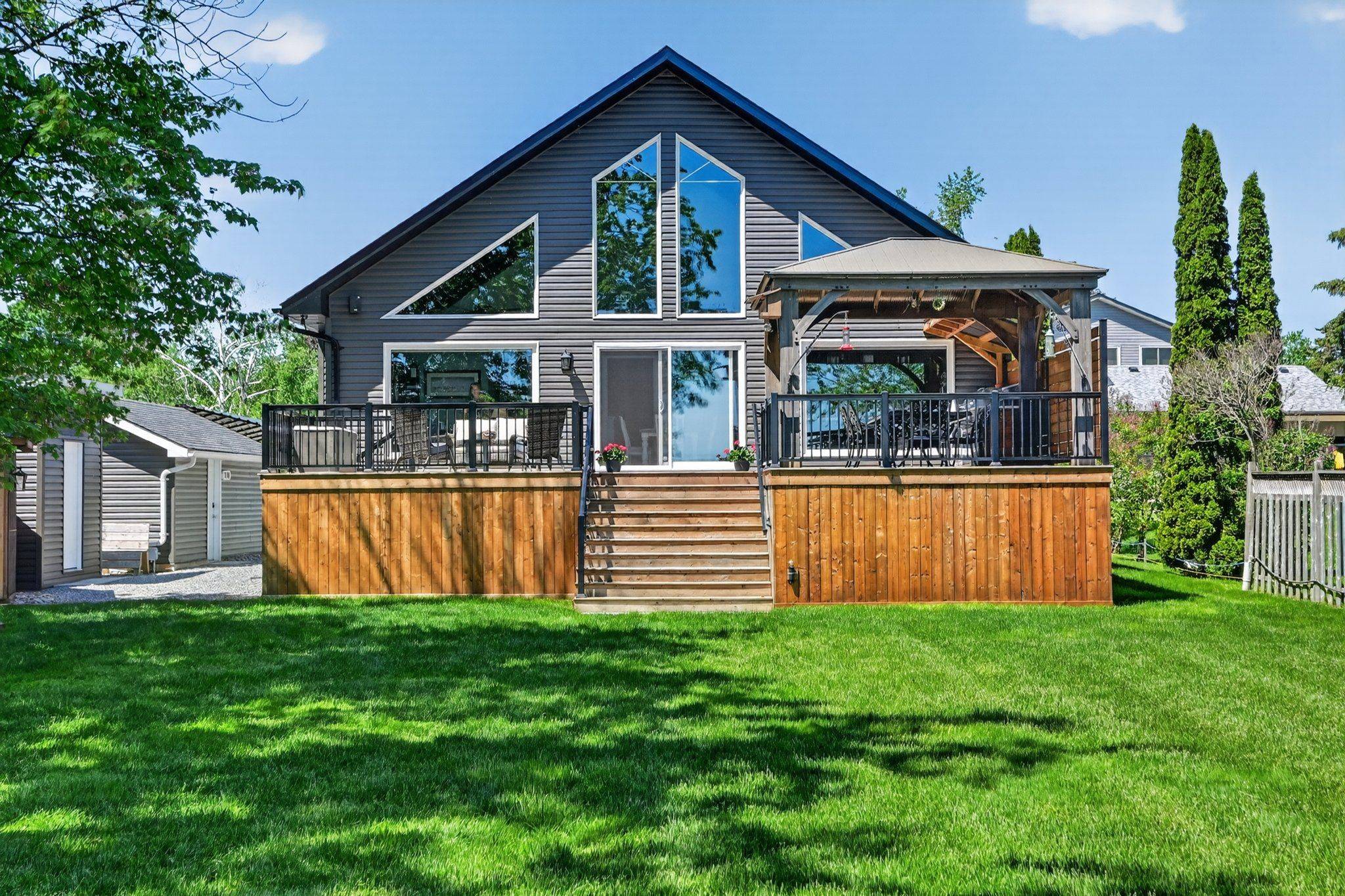 210 Lakeshore DR, Kawartha Lakes, ON K0M 1A0