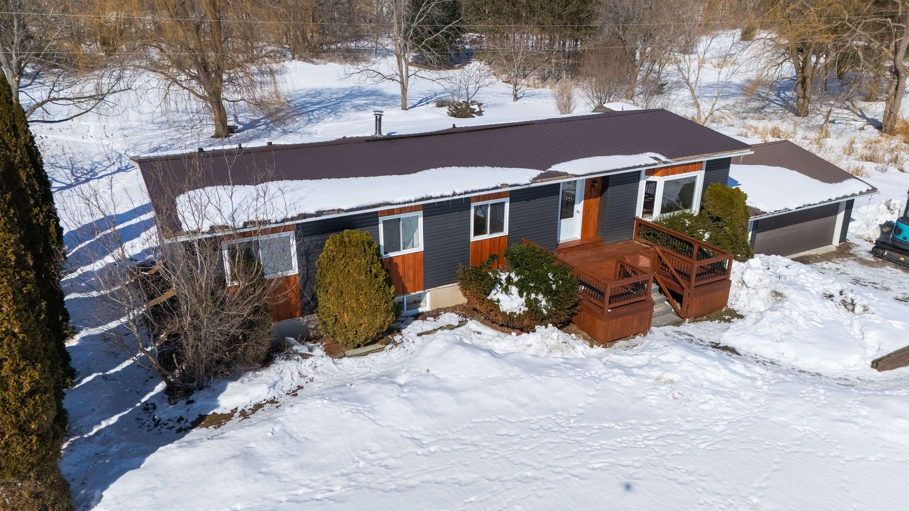 1162 Thousand Islands Pkwy, Front Of Yonge, ON K0E 1R0