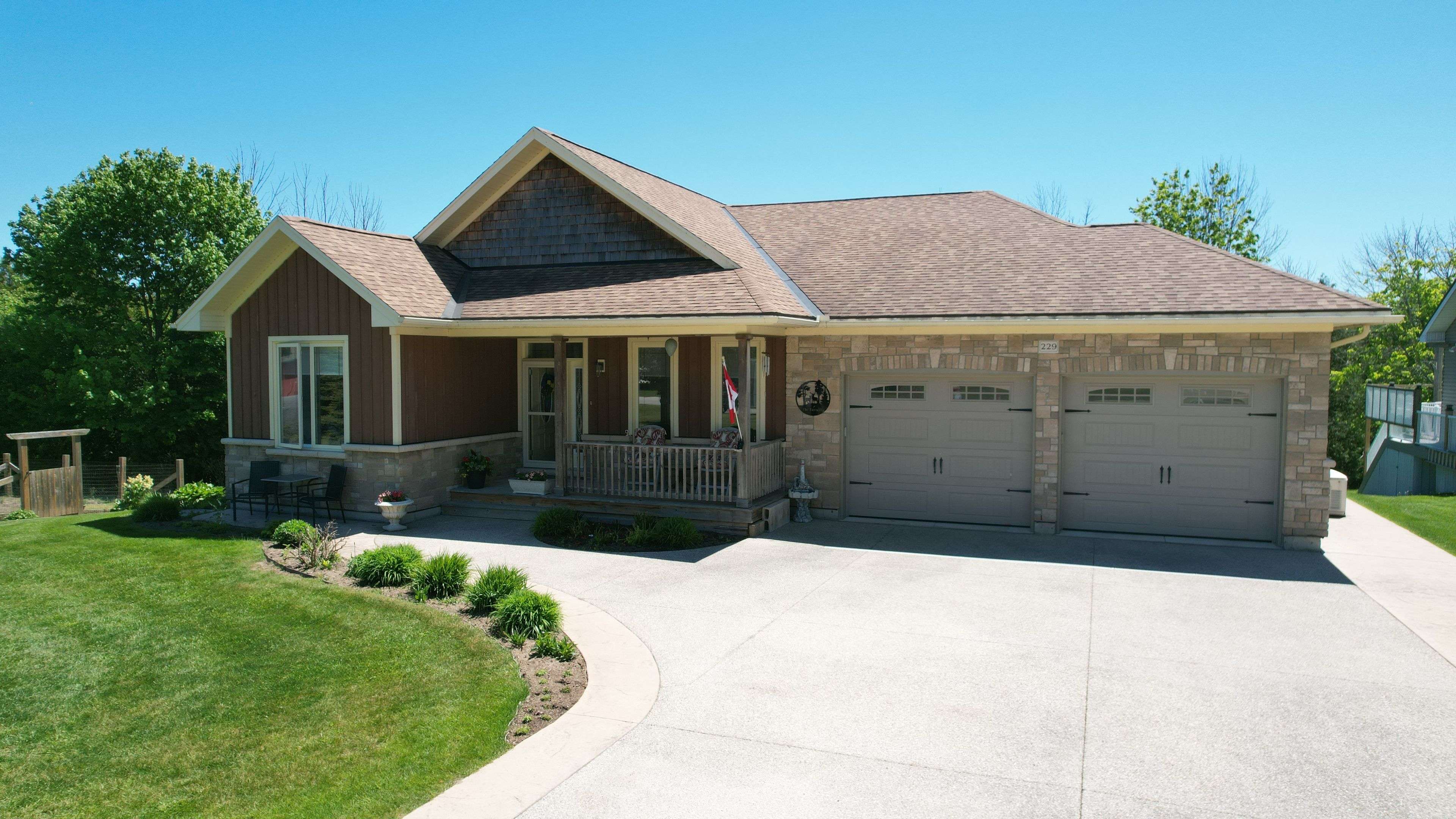 229 S Rankin ST, Saugeen Shores, ON N0H 2L0