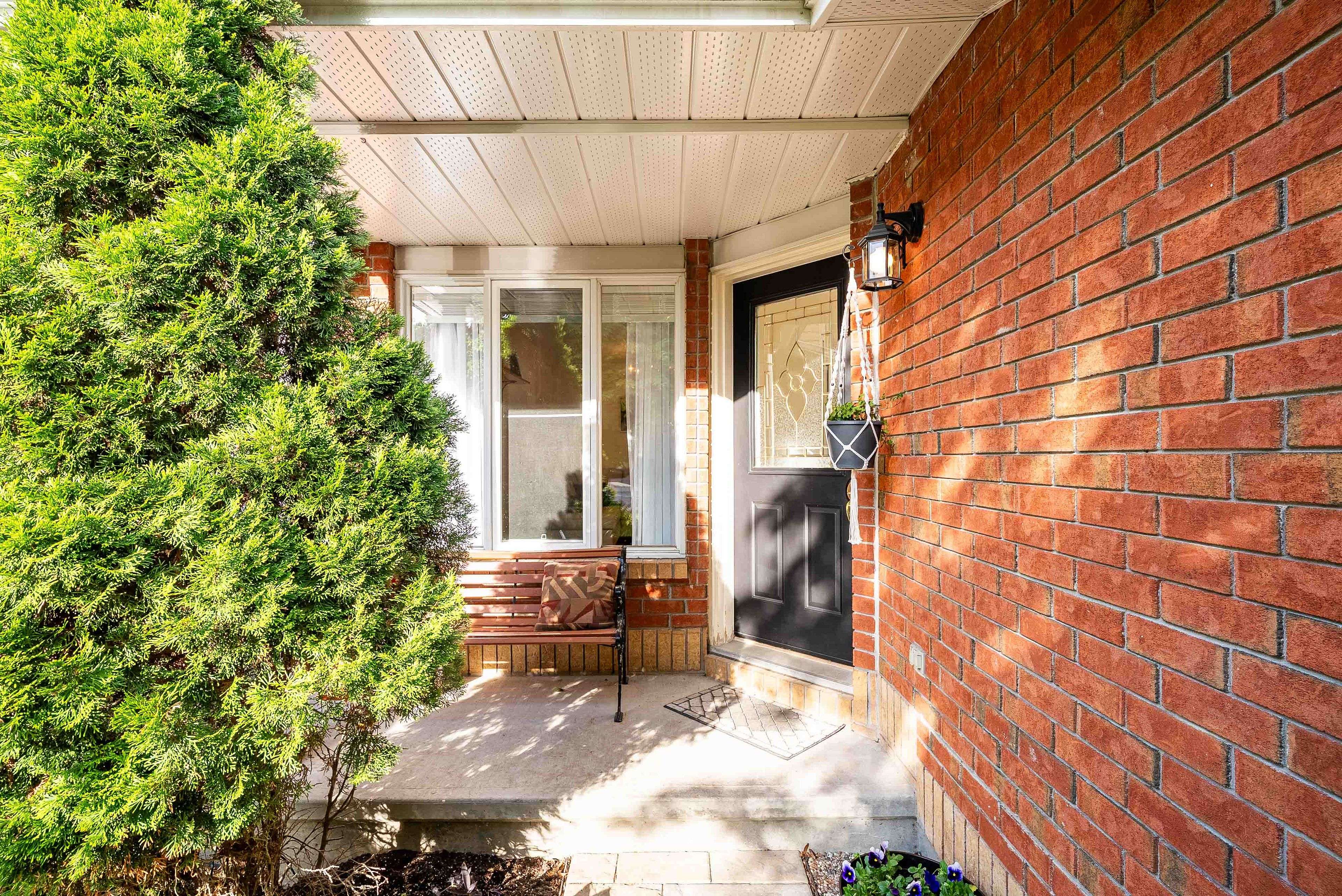 191 Beatrice DR, Barrhaven, ON K2J 4P2