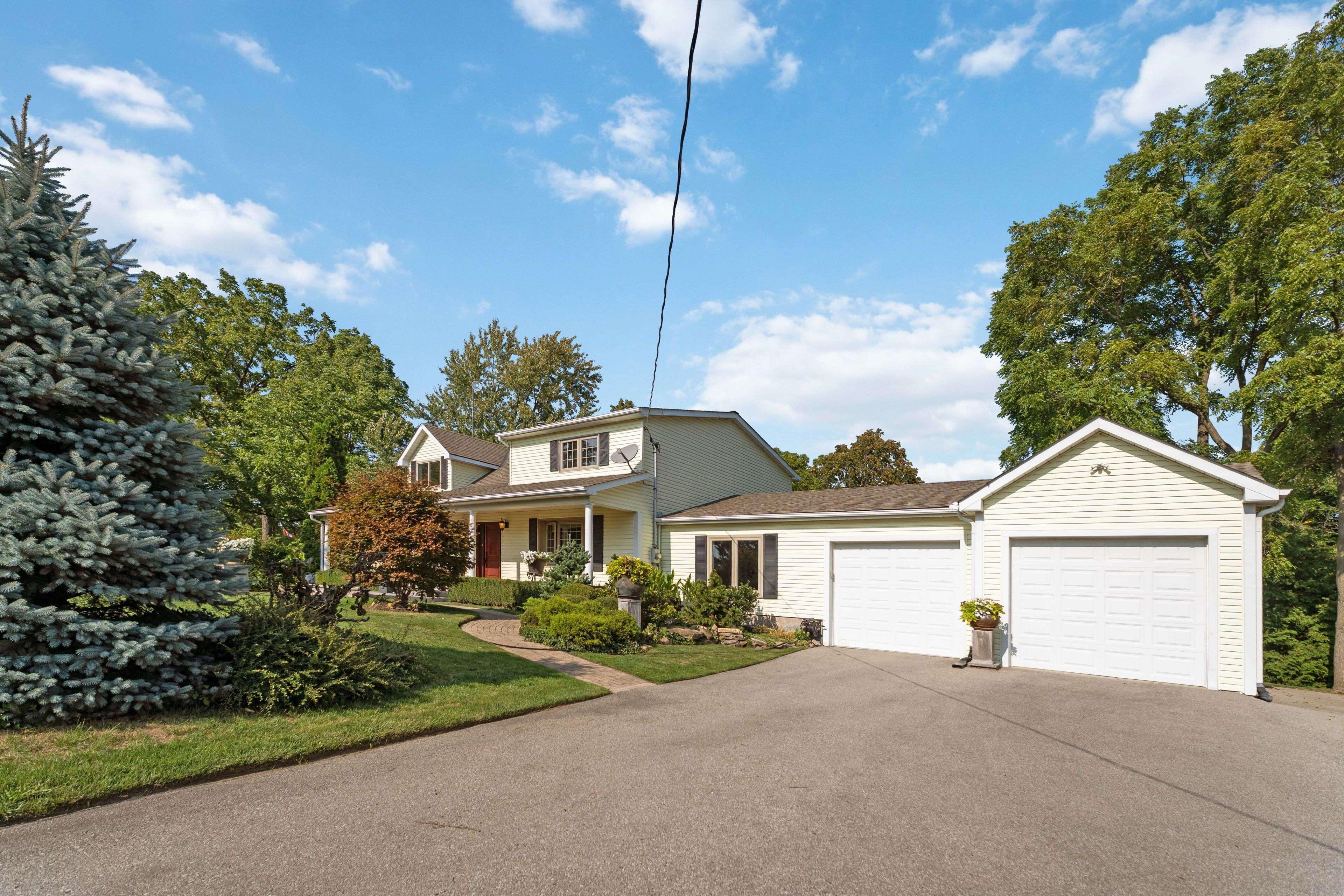 493 Ridge RD E, Grimsby, ON L3M 0K5