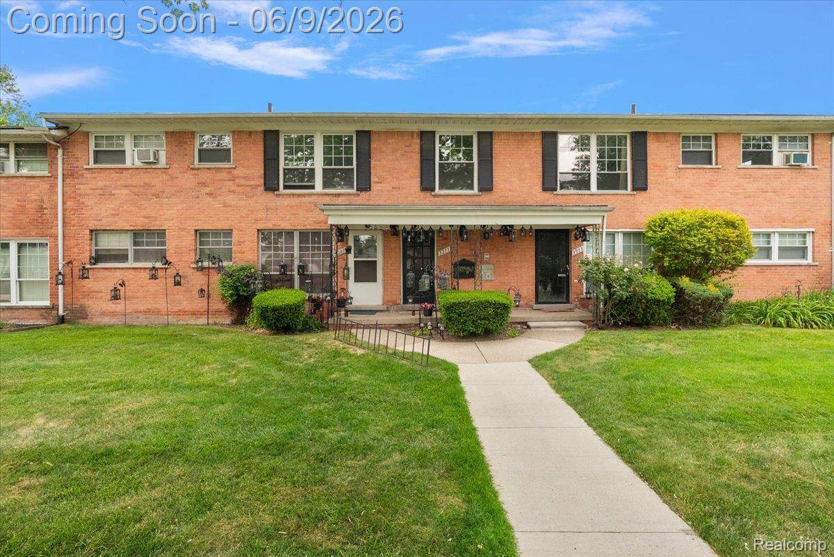 3211 Benjamin AVE #13, Royal Oak, MI 48073
