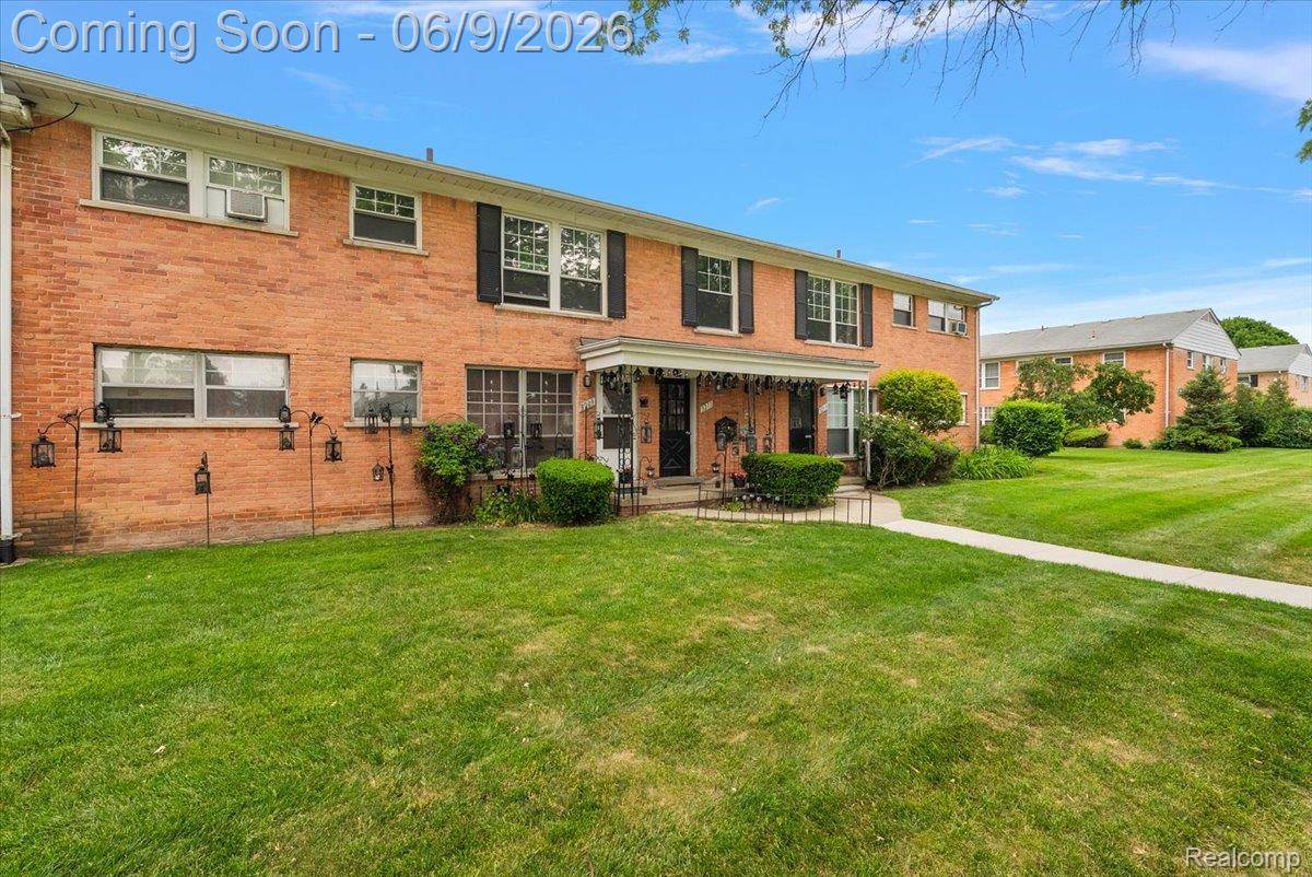 3211 Benjamin AVE #13, Royal Oak, MI 48073