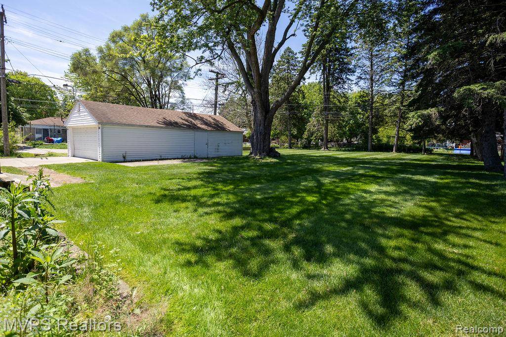 33033 Edgegrove, Fraser, MI 48026