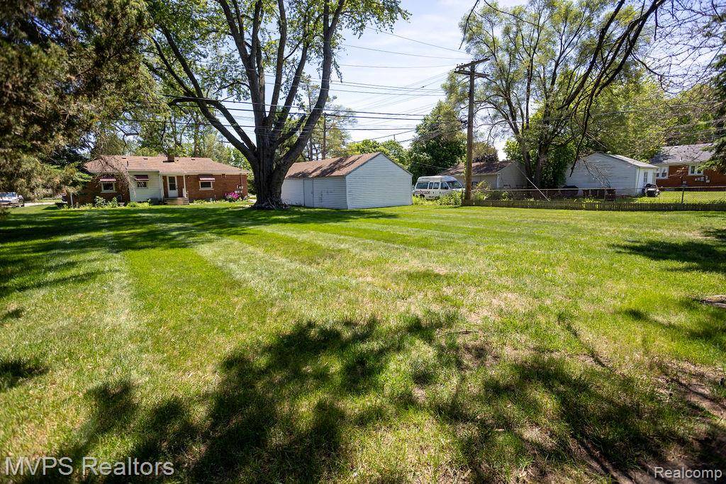 33033 Edgegrove, Fraser, MI 48026