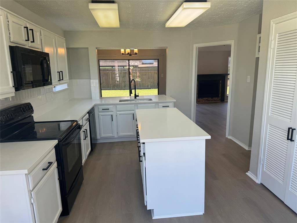 6916 Foxcroft Lane, Humble, TX 77338
