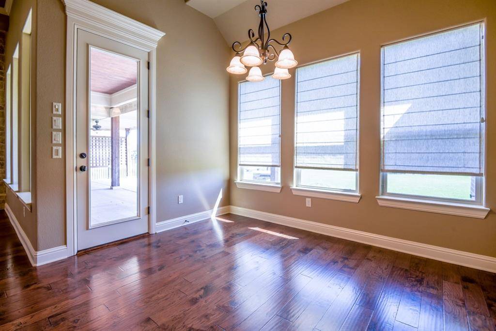 421 River Bank Lane, Granbury, TX 76049
