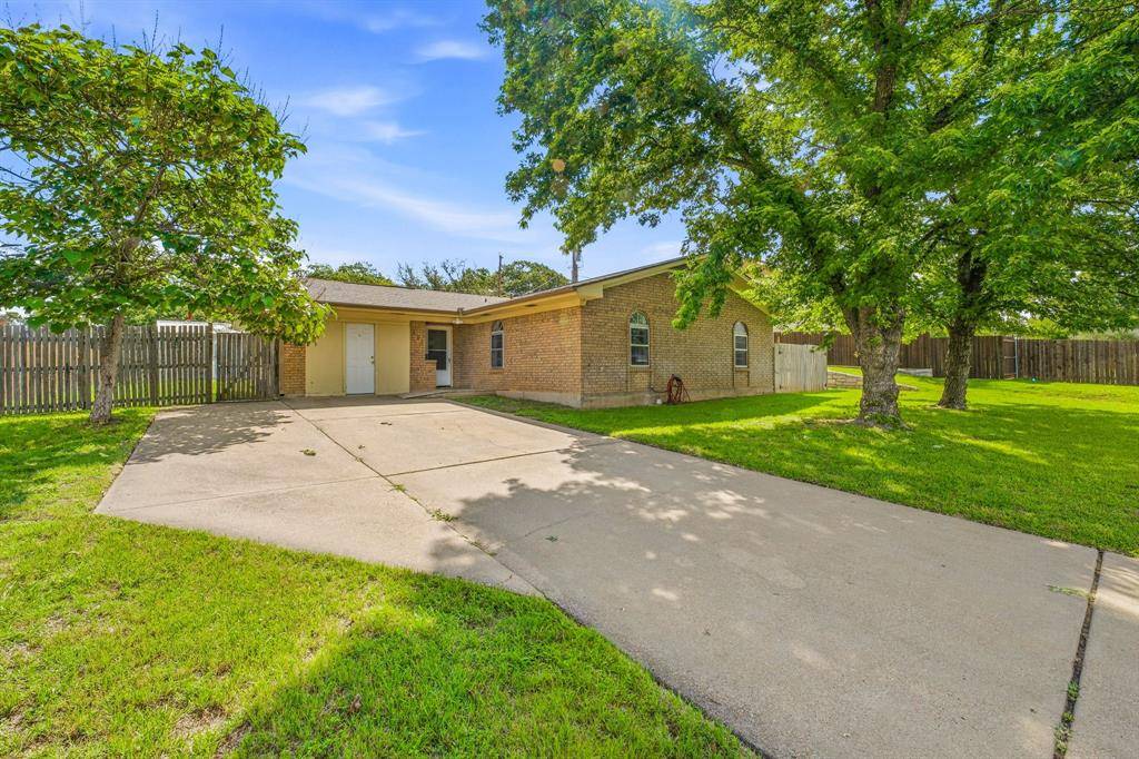 231 Choctaw Drive, Stephenville, TX 76401