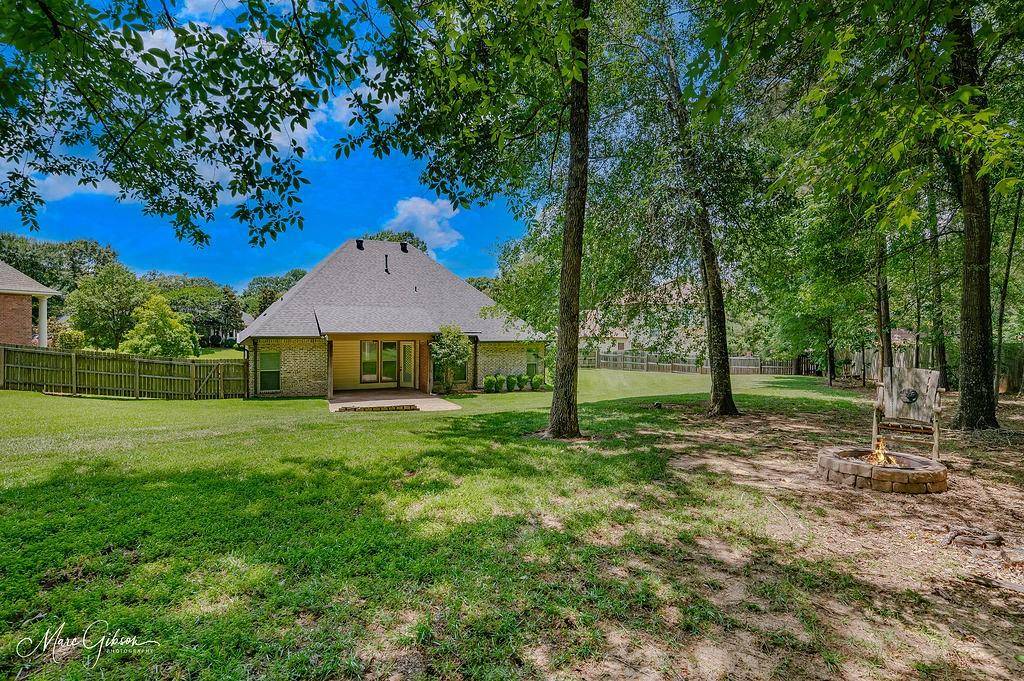 347 Dogwood South Lane, Haughton, LA 71037