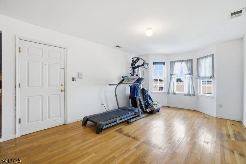452 Broadway, Elizabeth City, NJ 07206