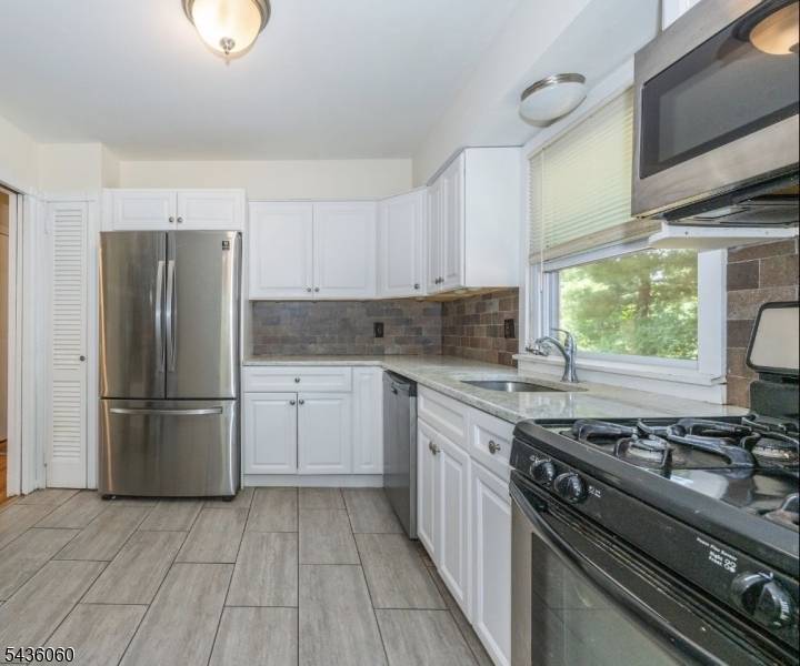 33 Lincoln Ave, Vernon Twp., NJ 07462