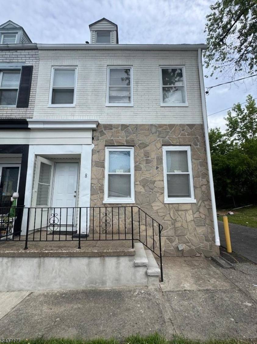 8 Hanover St, Phillipsburg Town, NJ 08865