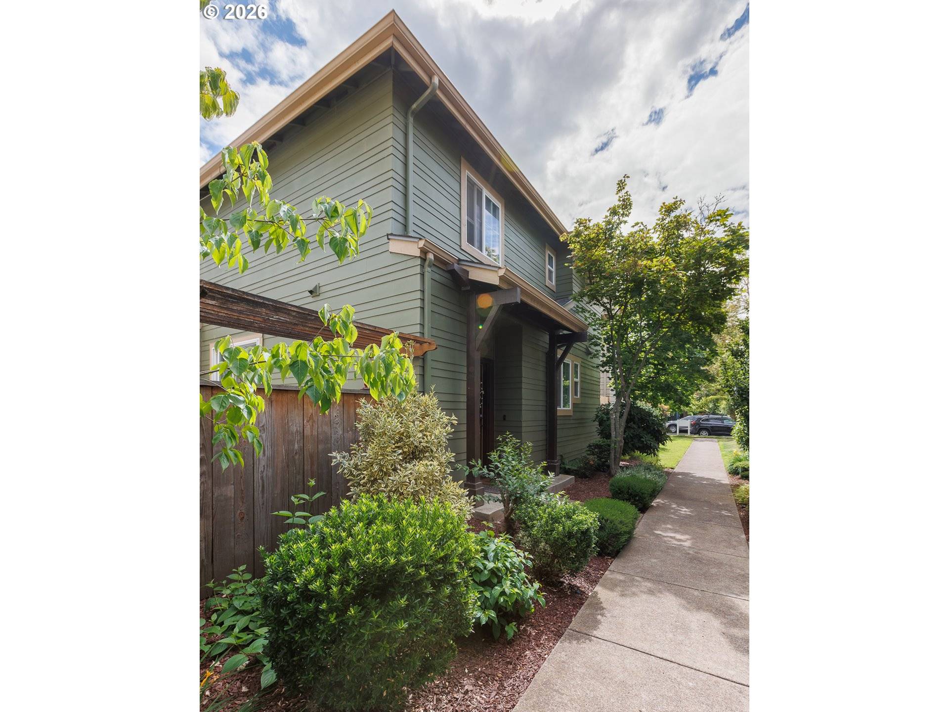 1653 RILEY LN, Eugene, OR 97402