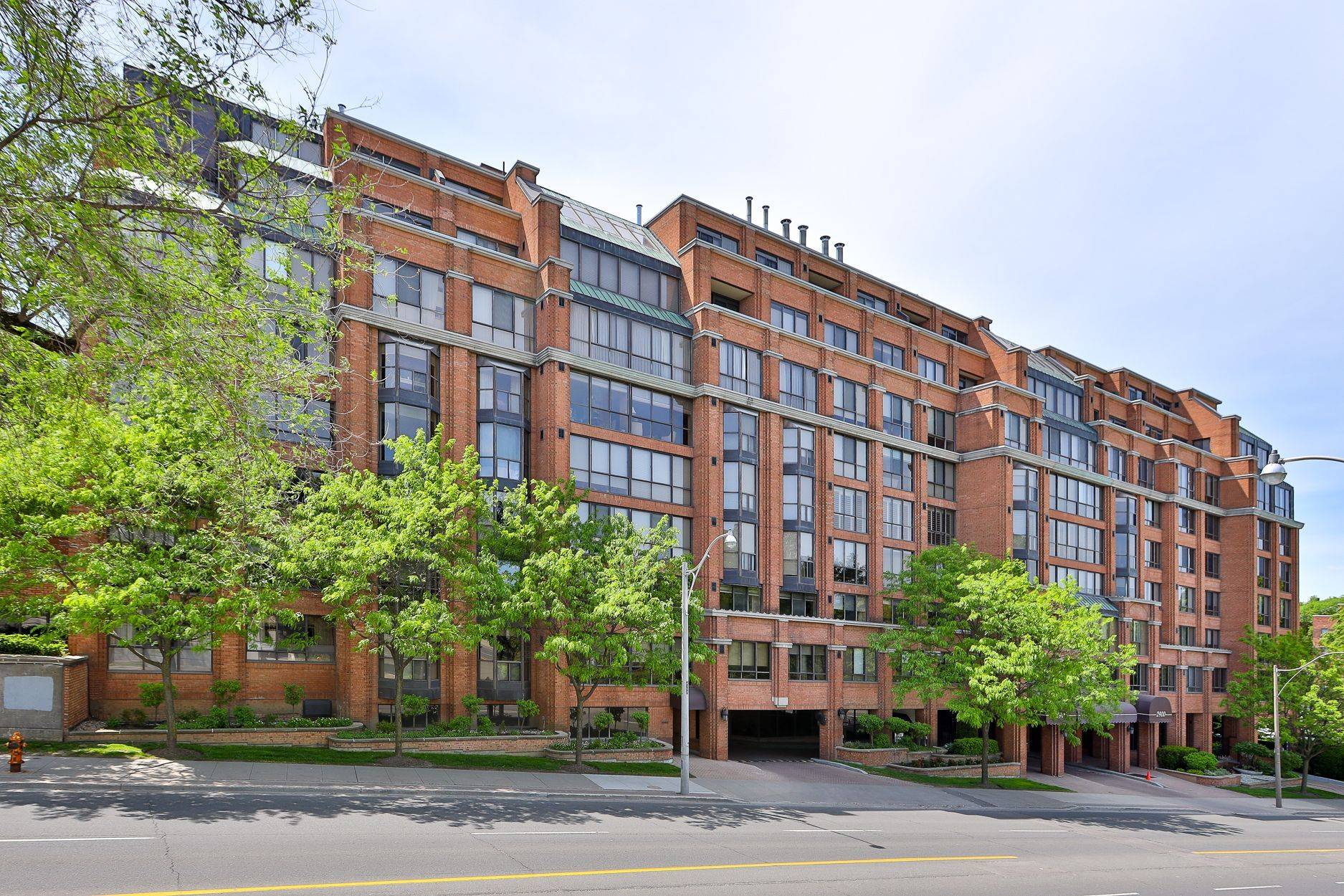2900 Yonge ST #409, Toronto C04, ON M4N 3N8