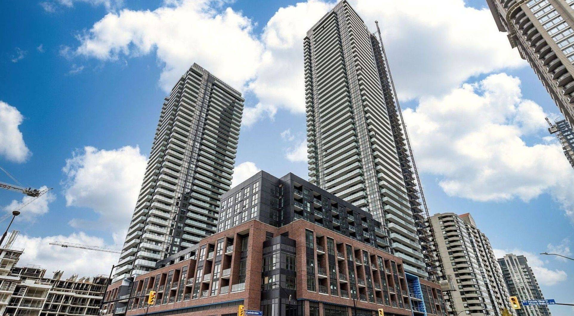 430 Square One DR #3806, Mississauga, ON L5B 0L6