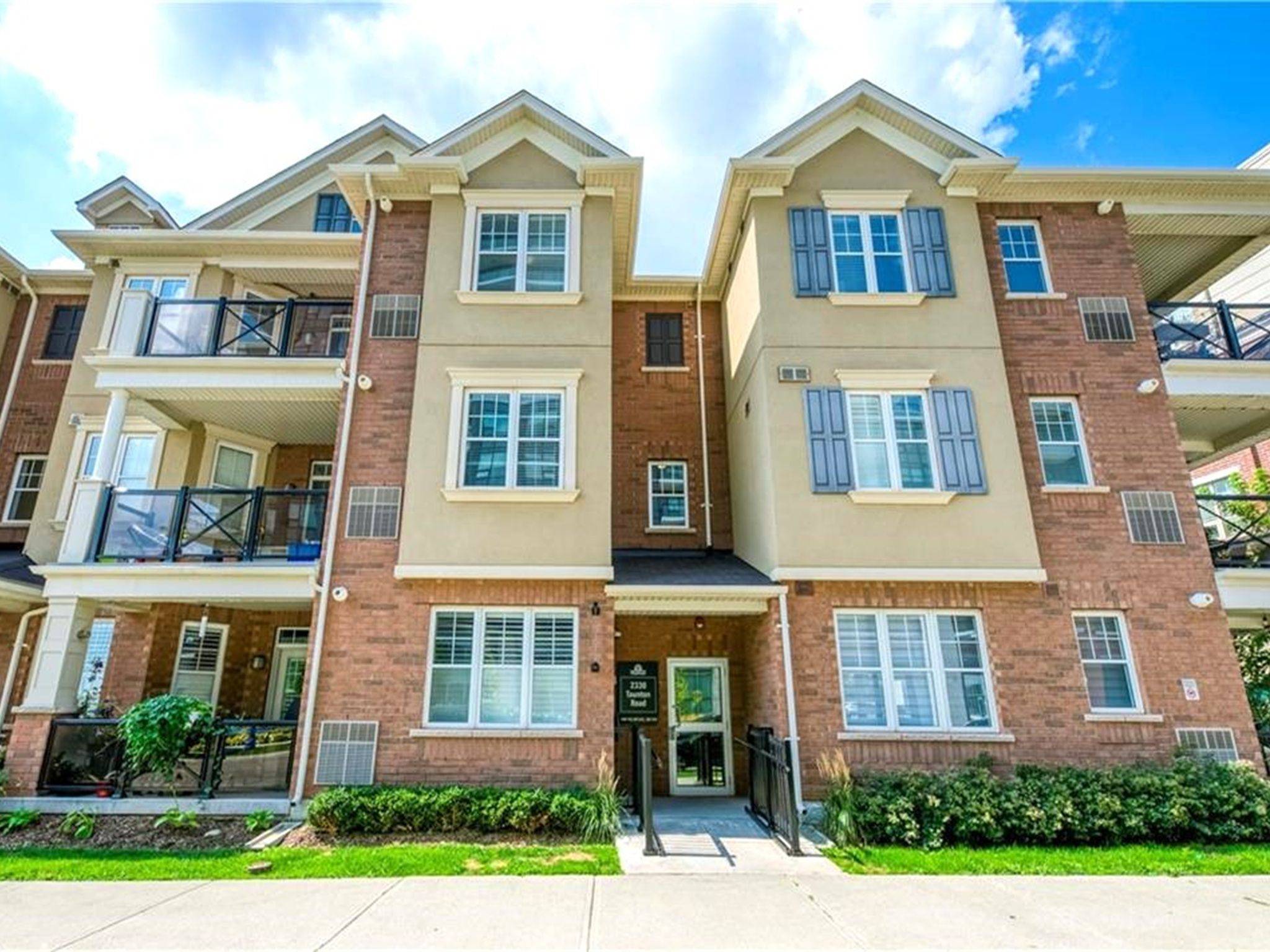2338 Taunton RD #310, Oakville, ON L6H 0L3