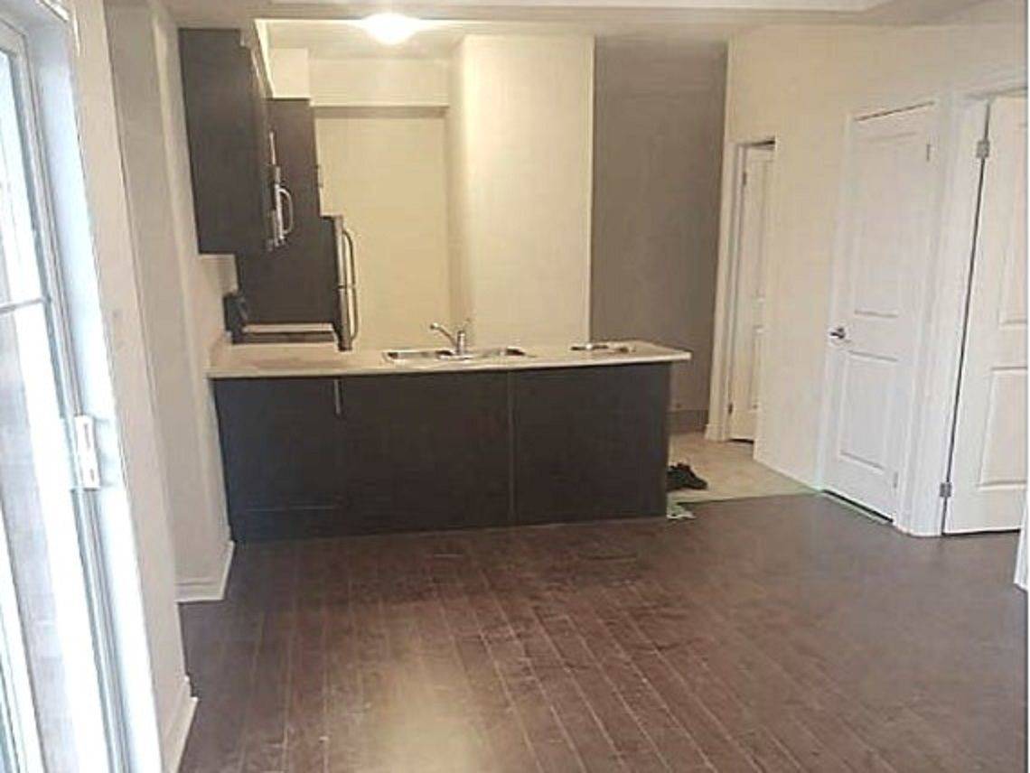 2338 Taunton RD #310, Oakville, ON L6H 0L3