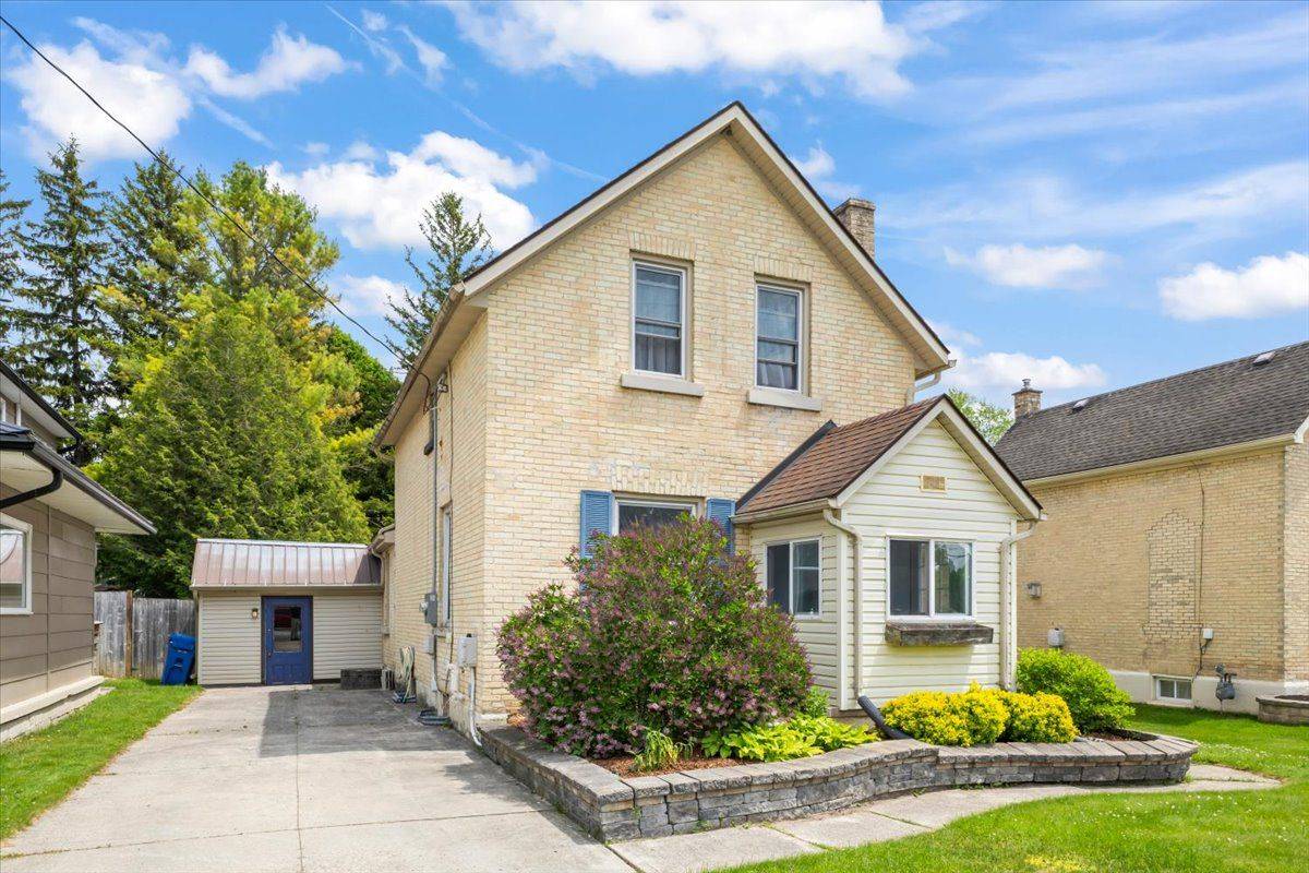 865 7th AVE, Hanover, ON N4N 2K3