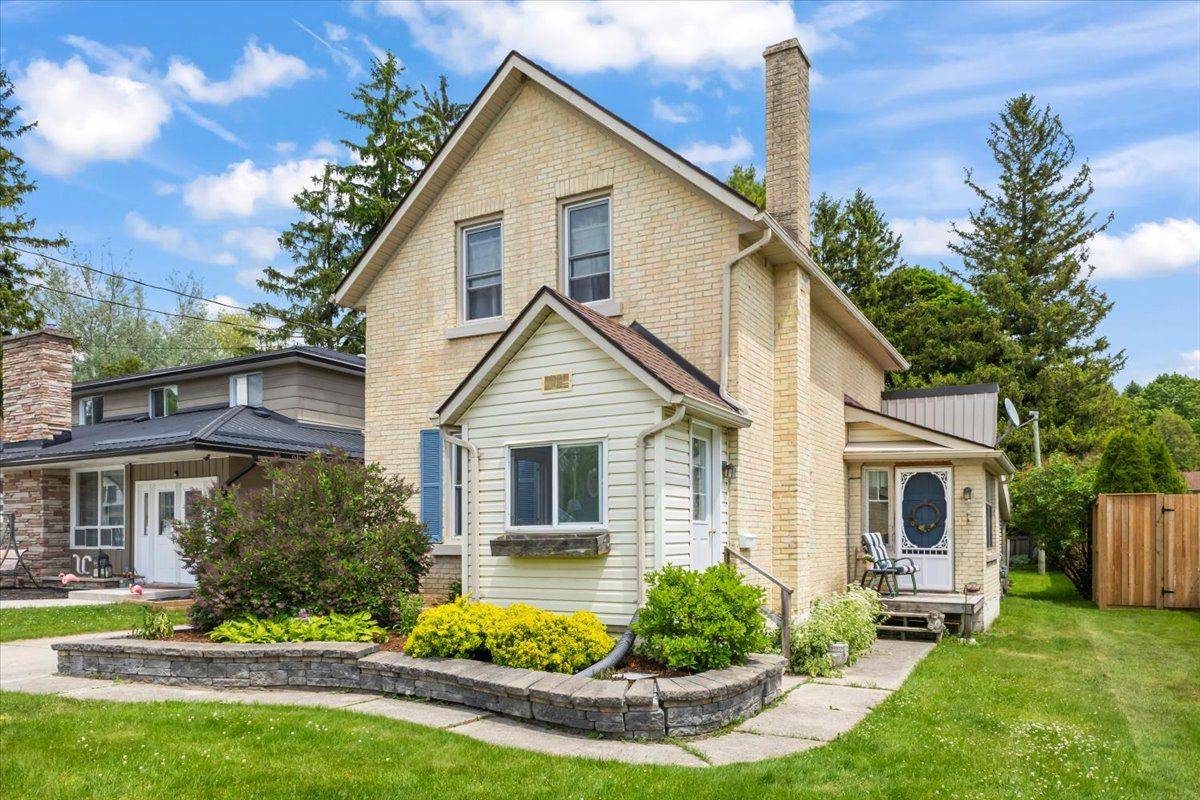 865 7th AVE, Hanover, ON N4N 2K3