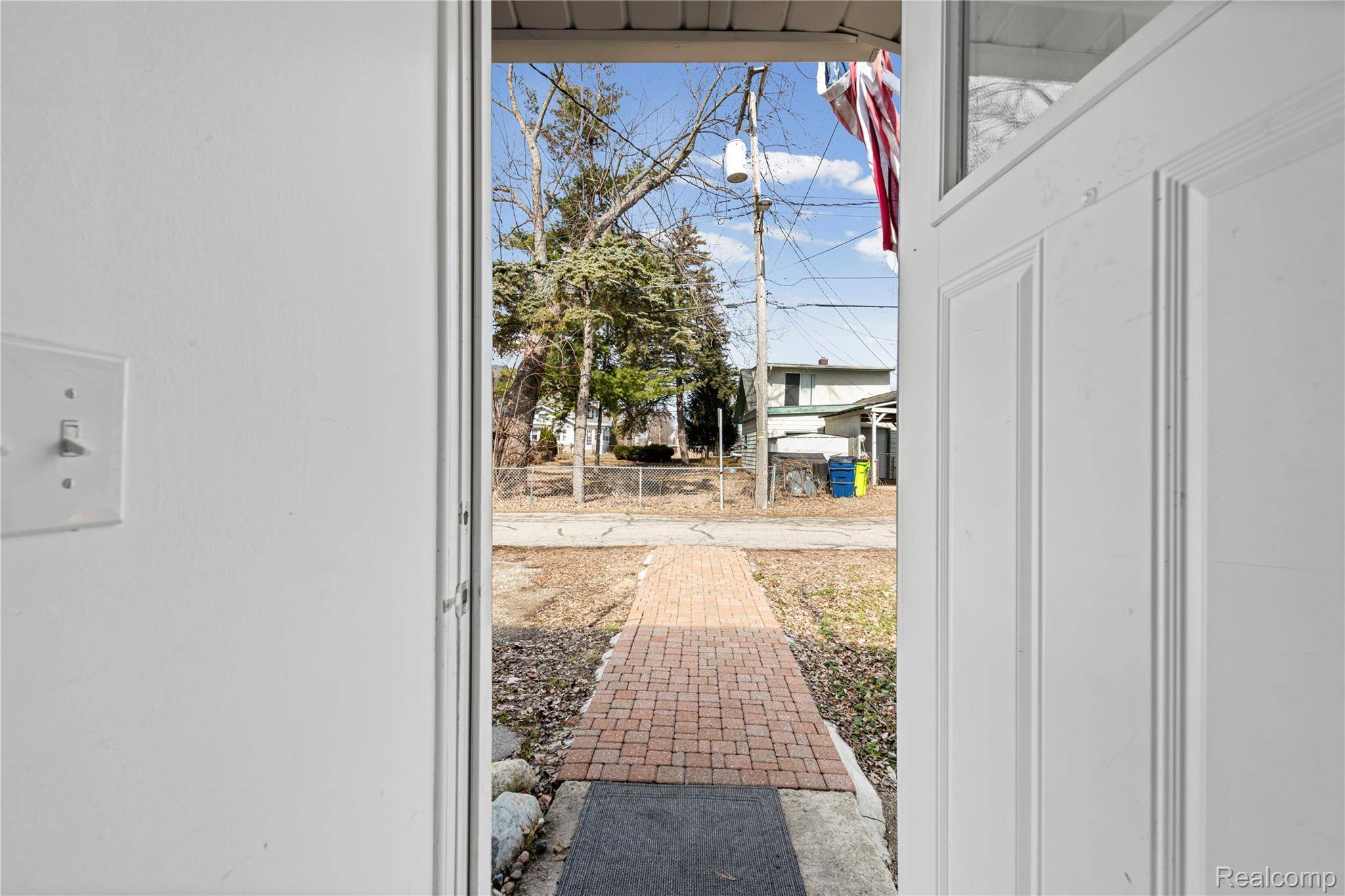 3048 Andre ST, Keego Harbor, MI 48320