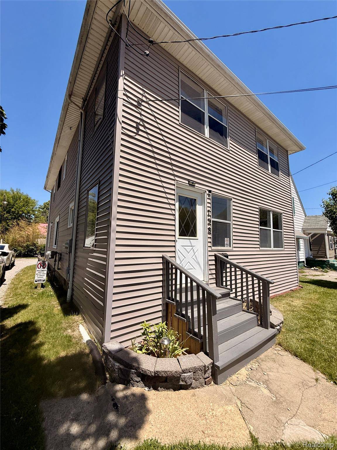 738 W Atherton RD, Flint, MI 48507