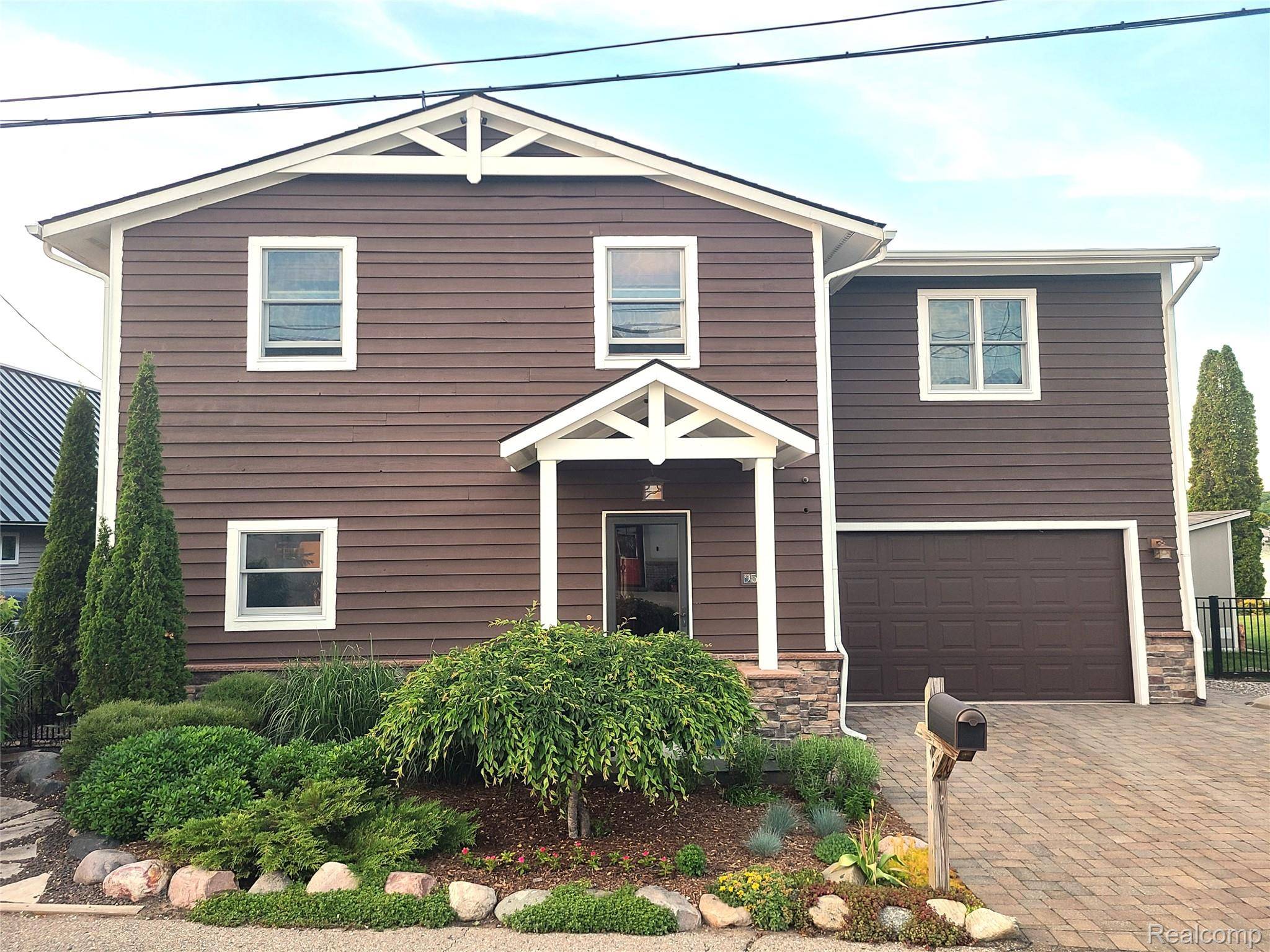 9568 Buckingham ST, White Lake Charter Township, MI 48386