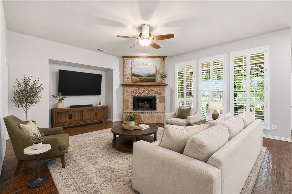 1731 Meadows Avenue, Lantana, TX 76226