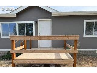58282 MAPLE CIRCLE RD, Christmas Valley, OR 97641