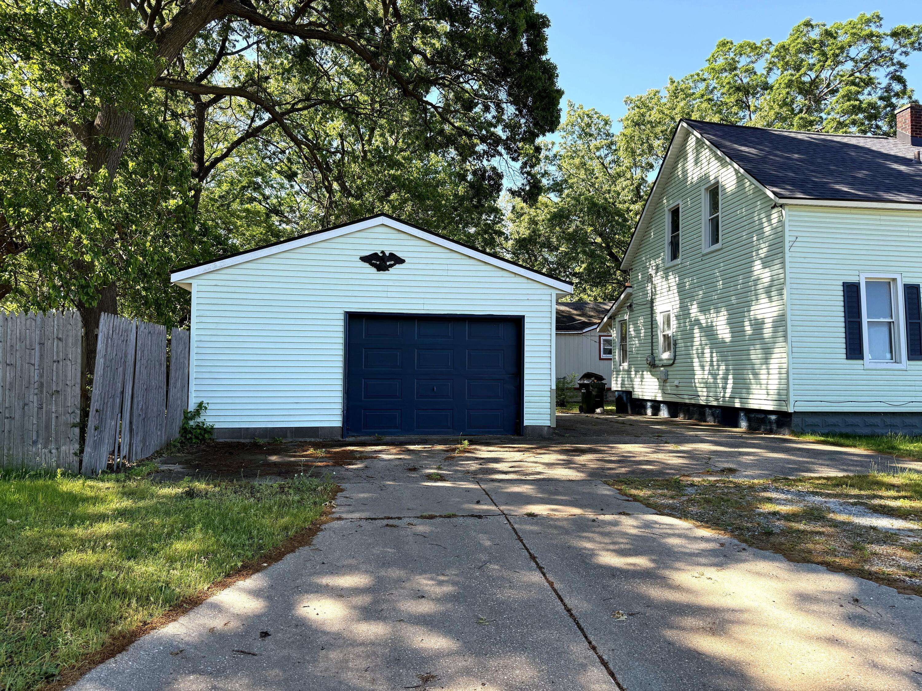 1872 Commerce ST, Muskegon City, MI 49441