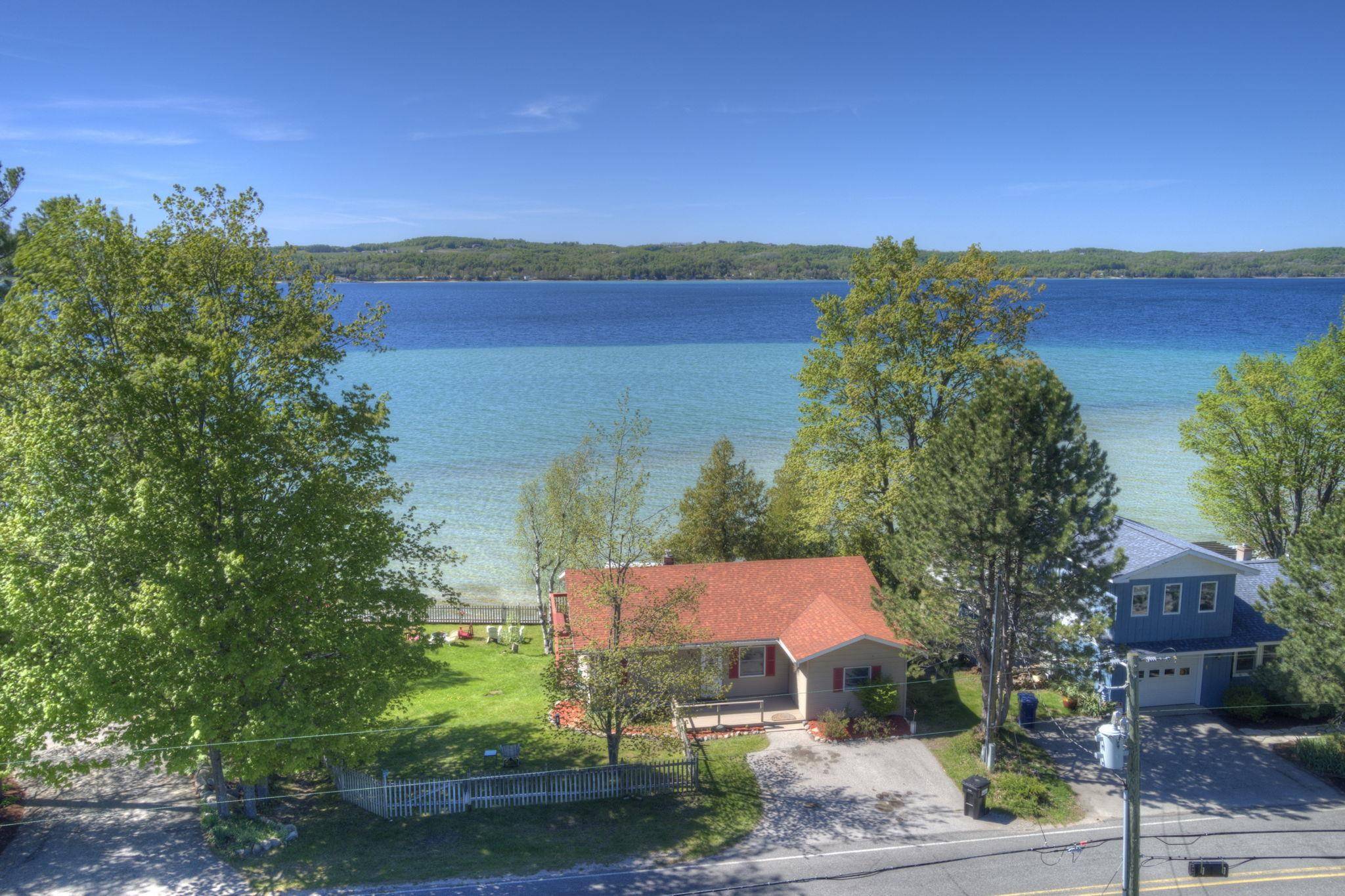 488 S Stony Point RD, Suttons Bay Twp, MI 49682