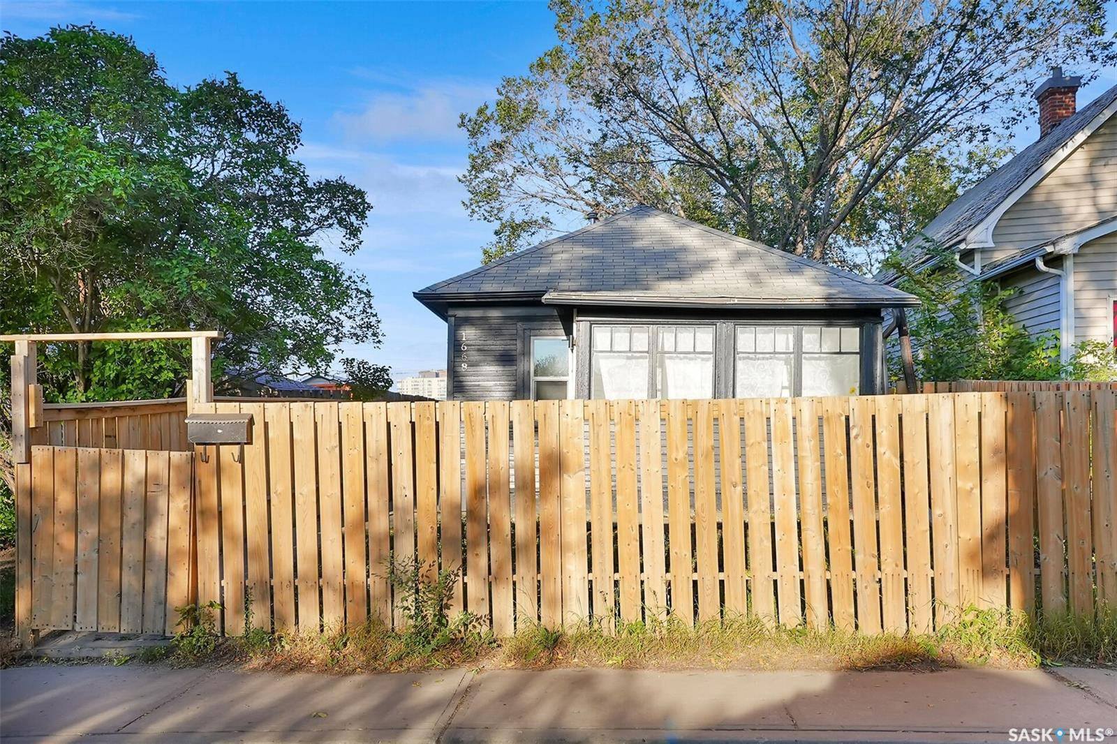 1668 Ottawa STREET, Regina, SK S4P 1N9