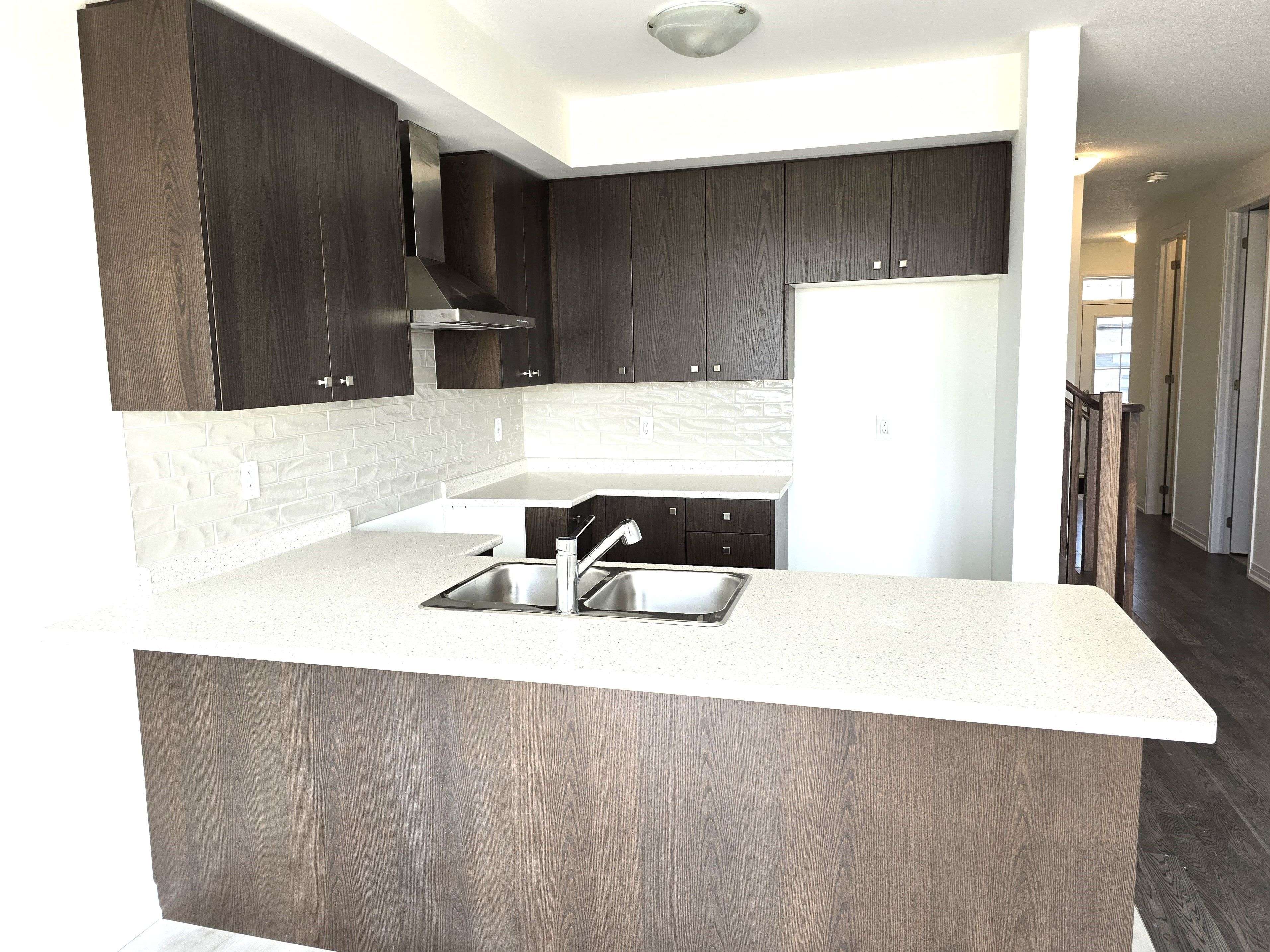 131 Brighton LN, Thorold, ON L2E 6S4
