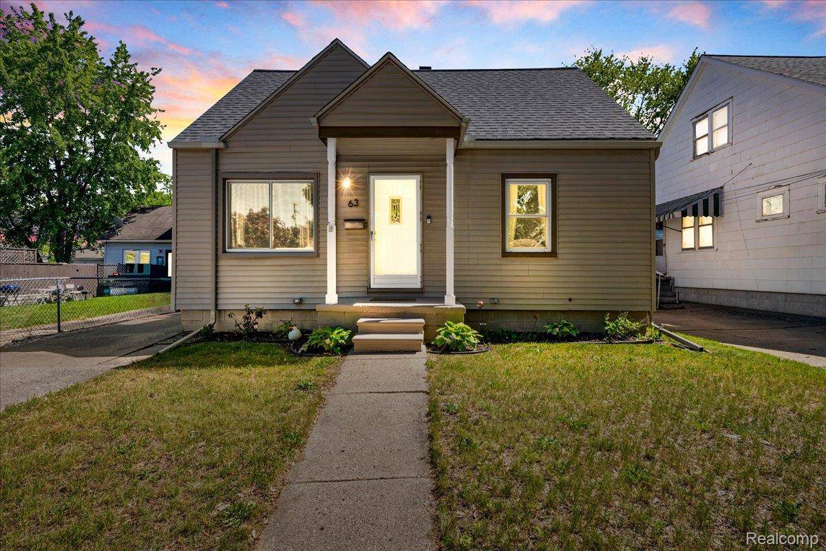 63 W Mahan AVE, Hazel Park, MI 48030