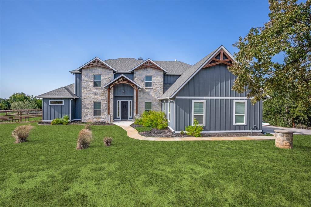 172 Cowan Crossing, Alvord, TX 76225