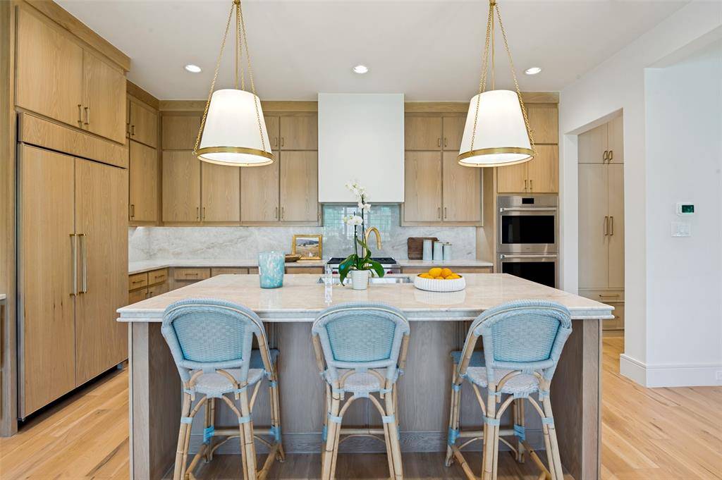 5525 Forsan Way, Dallas, TX 75230