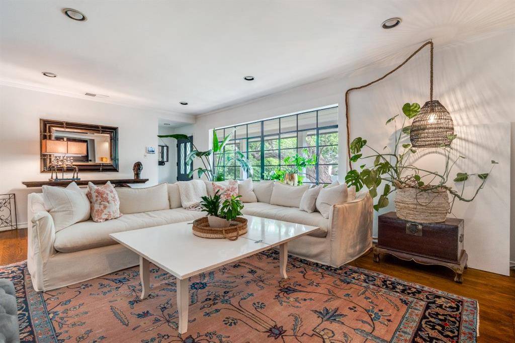 5305 Nakoma, Dallas, TX 75209